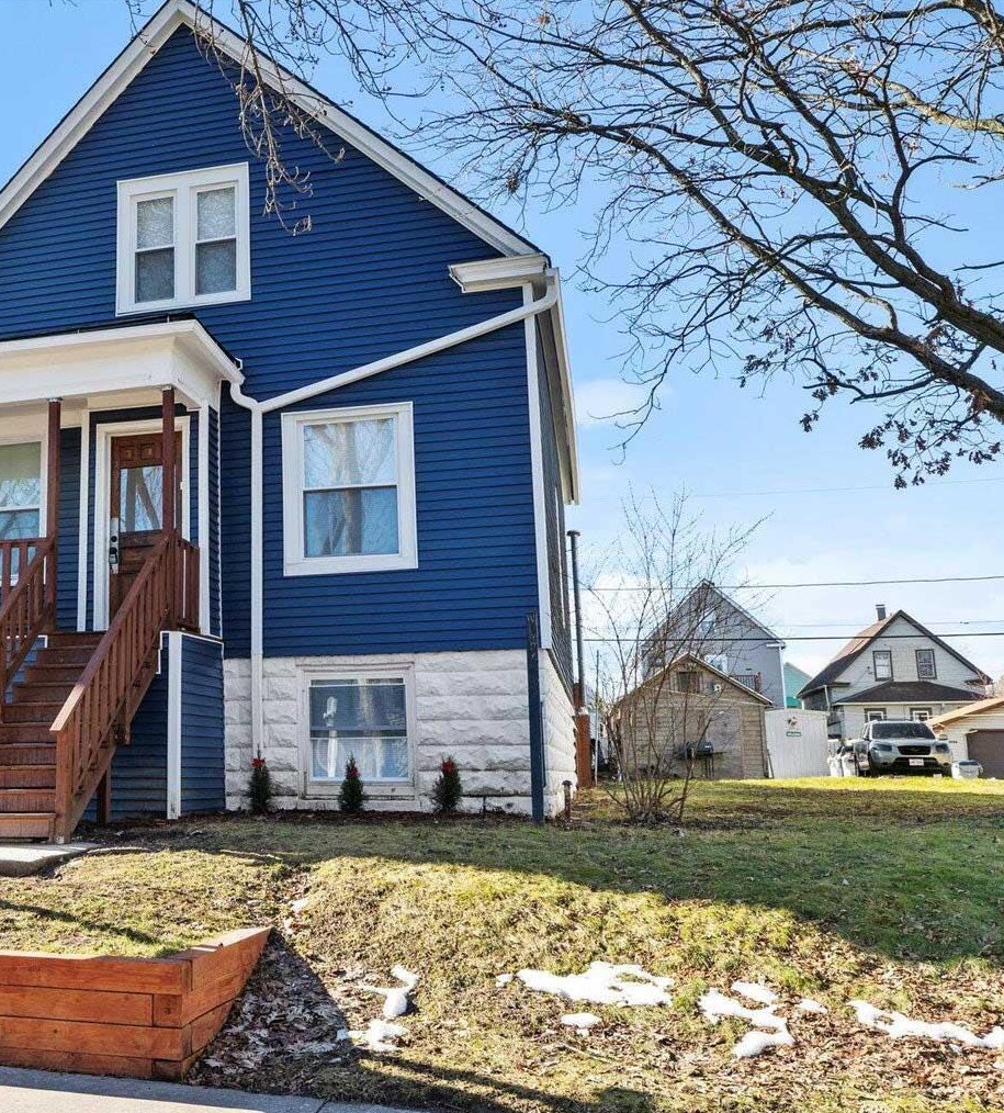 2953 11 St, Milwaukee WI 53215-3813 exterior