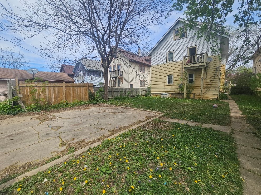 2539 51st St, Milwaukee WI  53210-3224 exterior