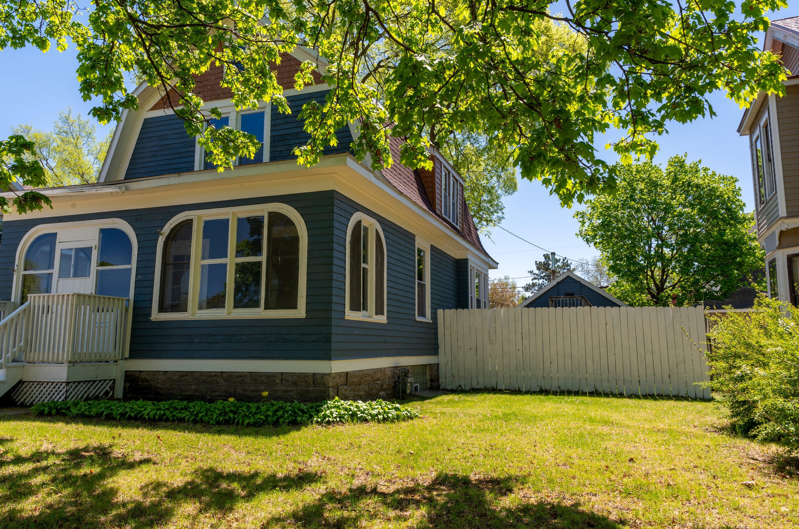 1408 Jackson St, La Crosse WI 54601-5721 exterior