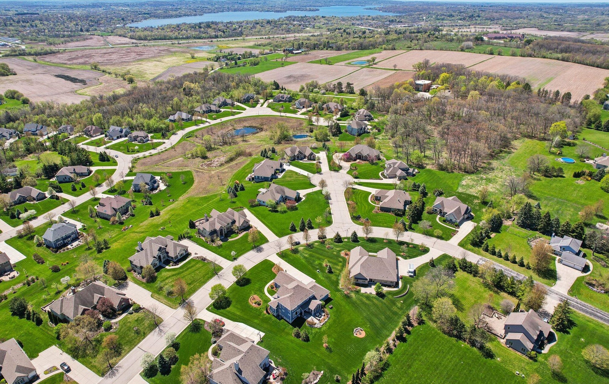 715 Cheviot Dr, Pewaukee WI  53072-1955 exterior