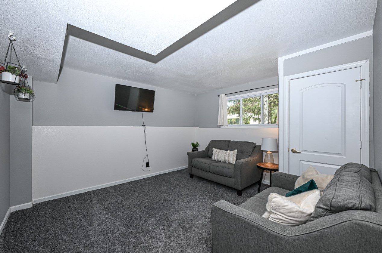 6175 River Trail Dr, Milwaukee WI  53225-1029 exterior