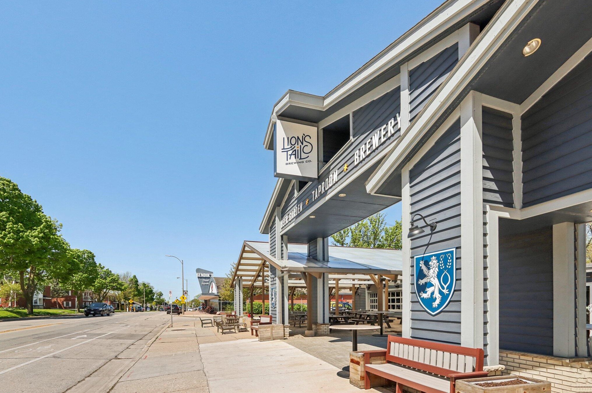 7920 Eagle St, Milwaukee WI 53213-1117 exterior