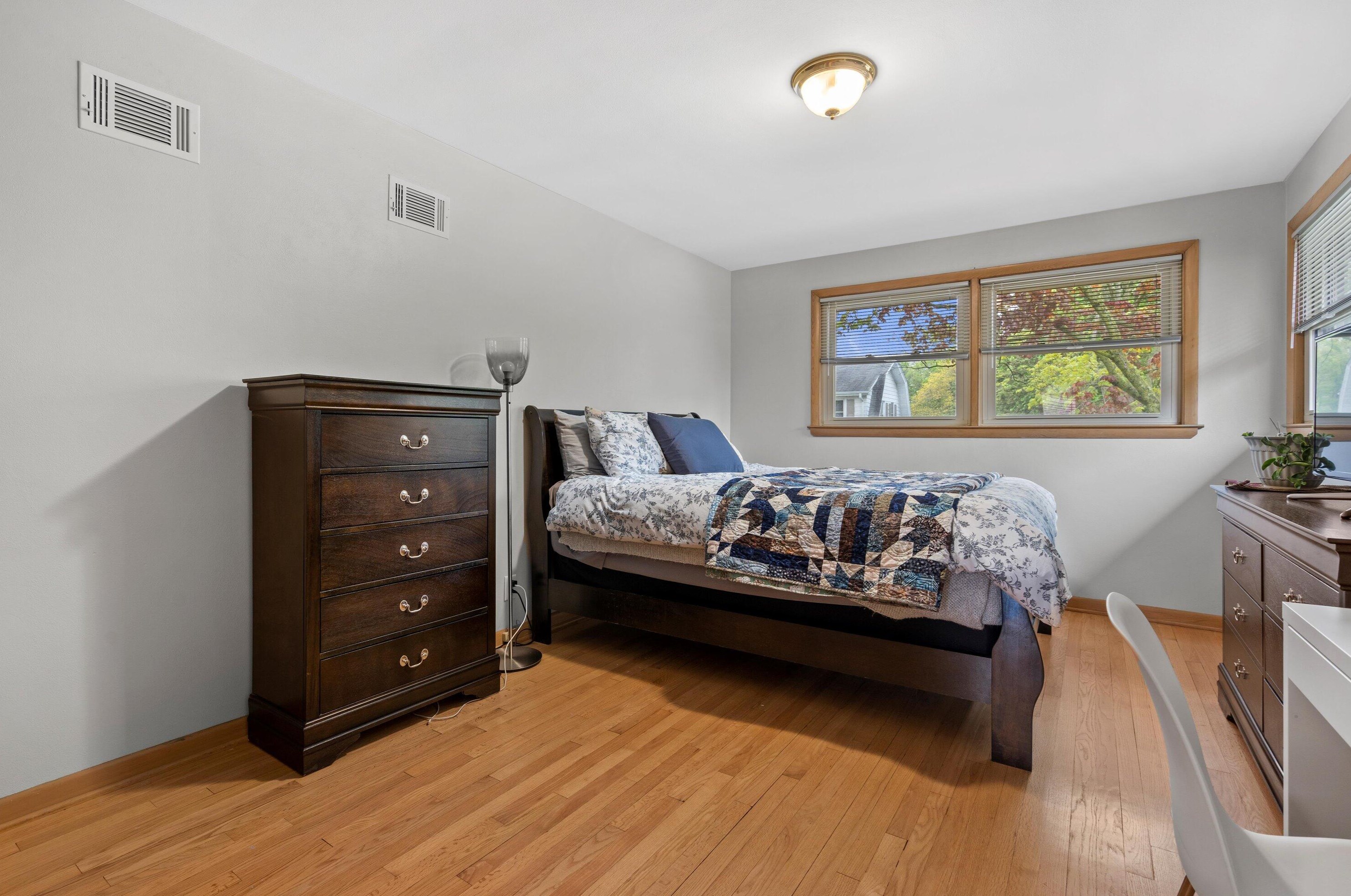 7829 Mount Vernon Ave, Milwaukee WI  53213-3449 exterior