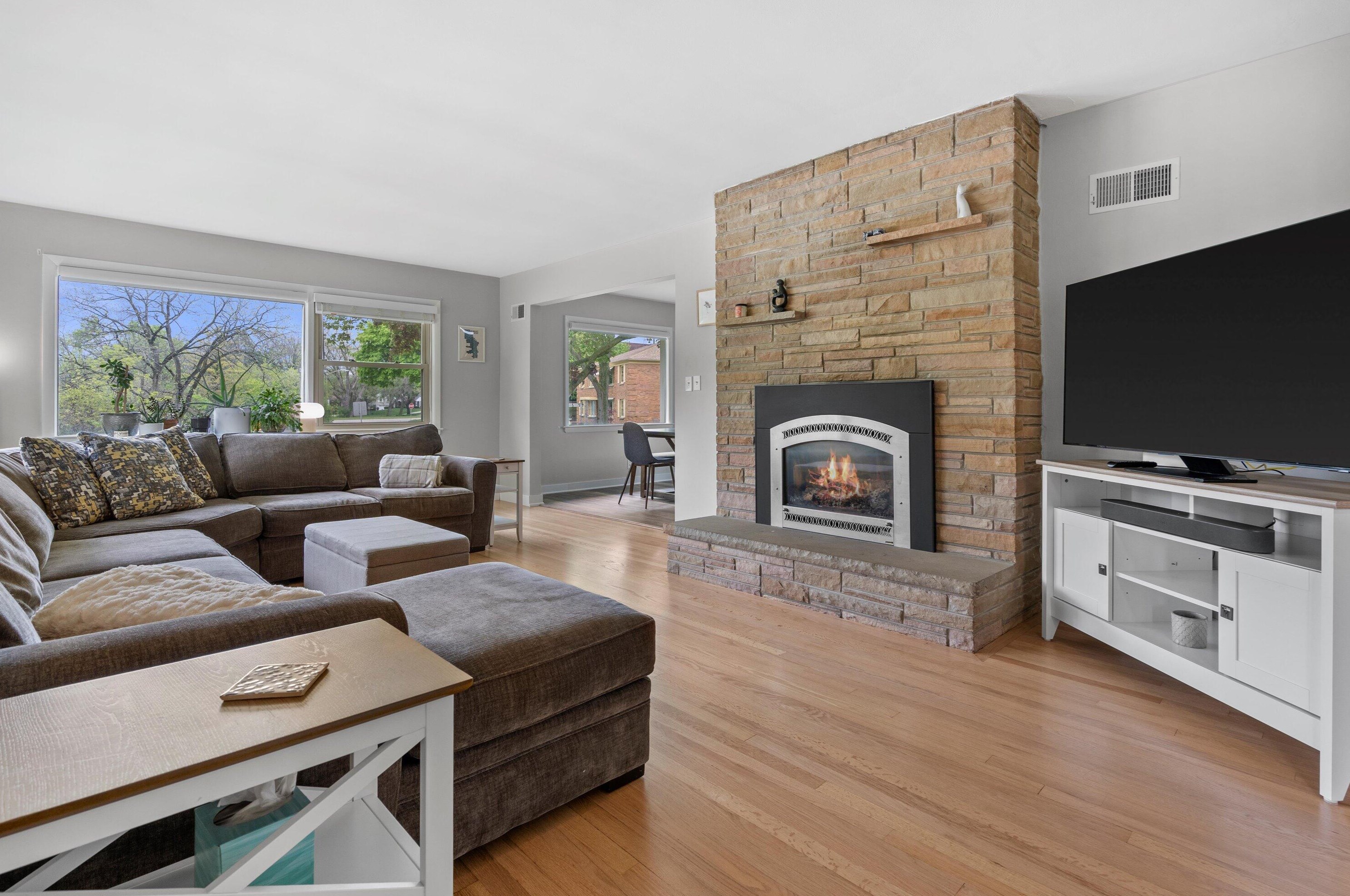 7829 Mount Vernon Ave, Milwaukee WI  53213-3449 exterior