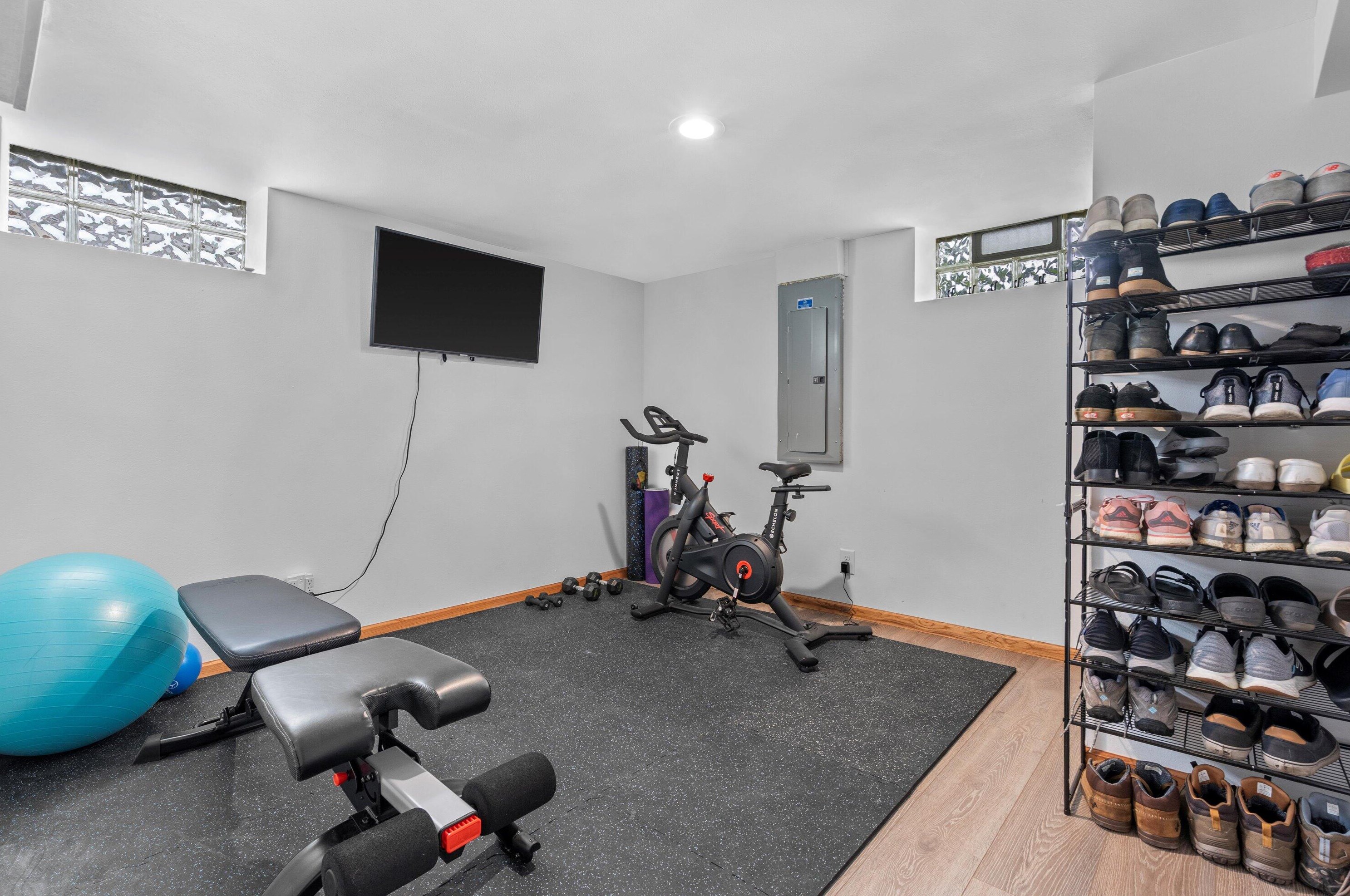 7829 Mount Vernon Ave, Milwaukee WI  53213-3449 exterior