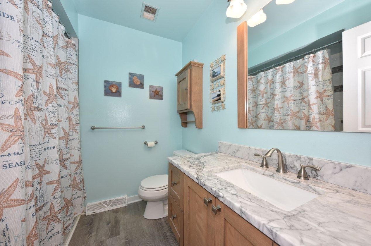 4661 45, Milwaukee WI 53220-4101 exterior