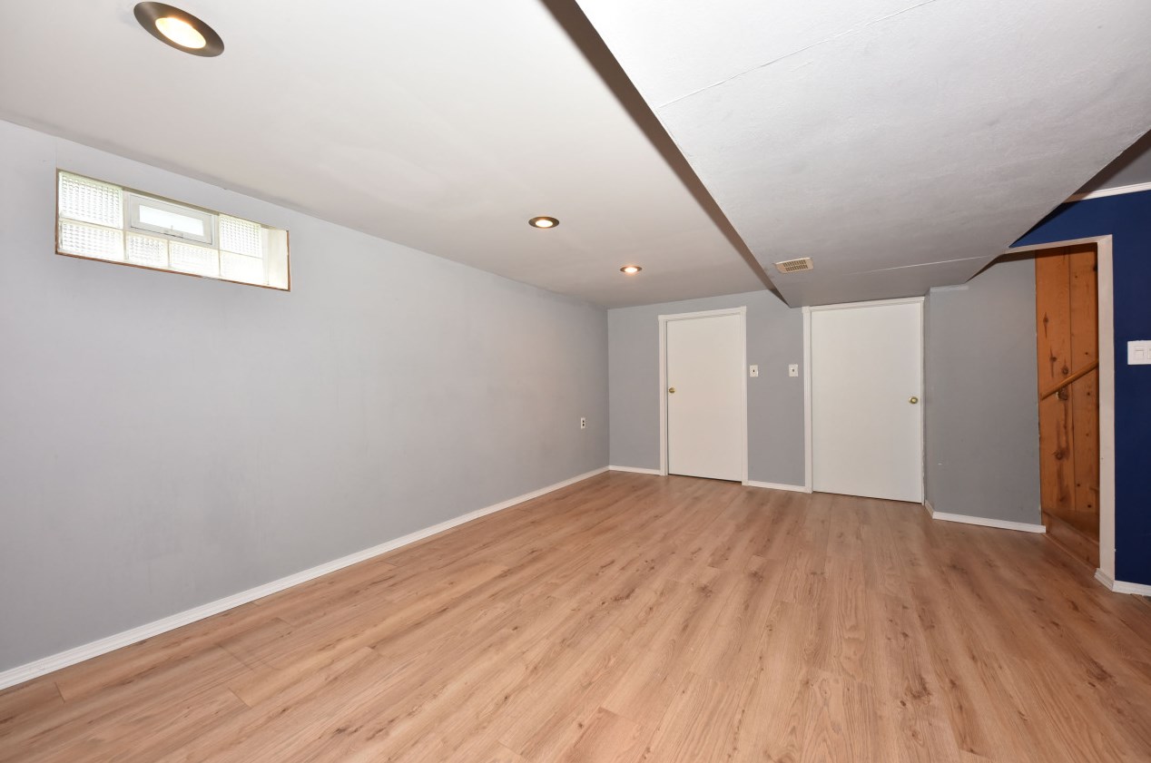 4661 45, Milwaukee WI 53220-4101 exterior