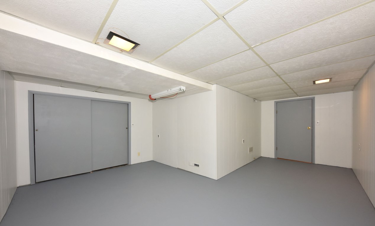 4661 45, Milwaukee WI 53220-4101 exterior