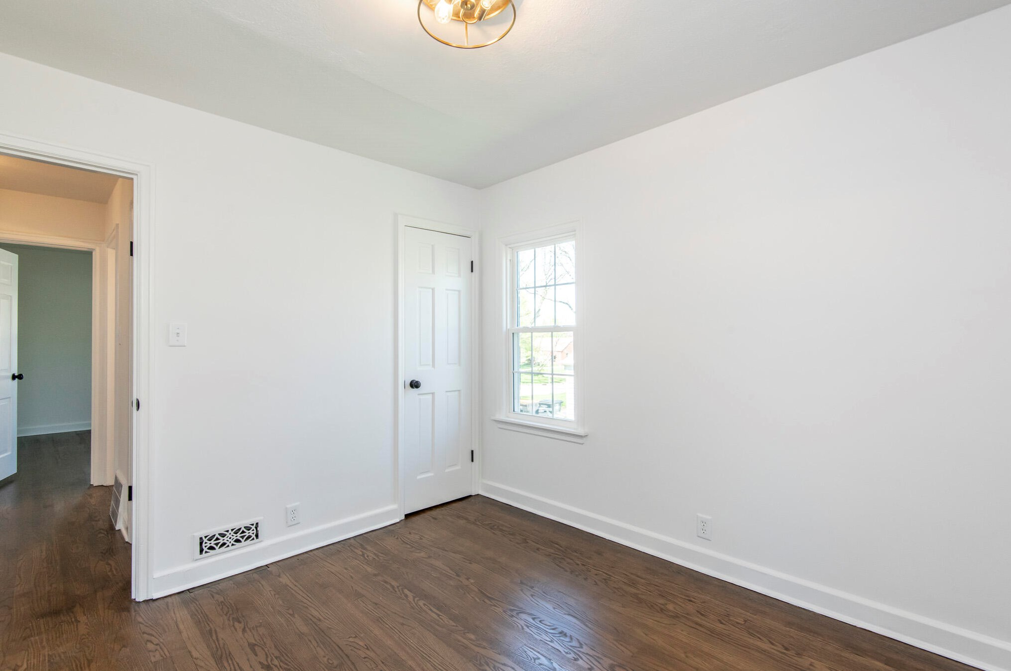 616 112, Milwaukee WI 53226-3700 exterior