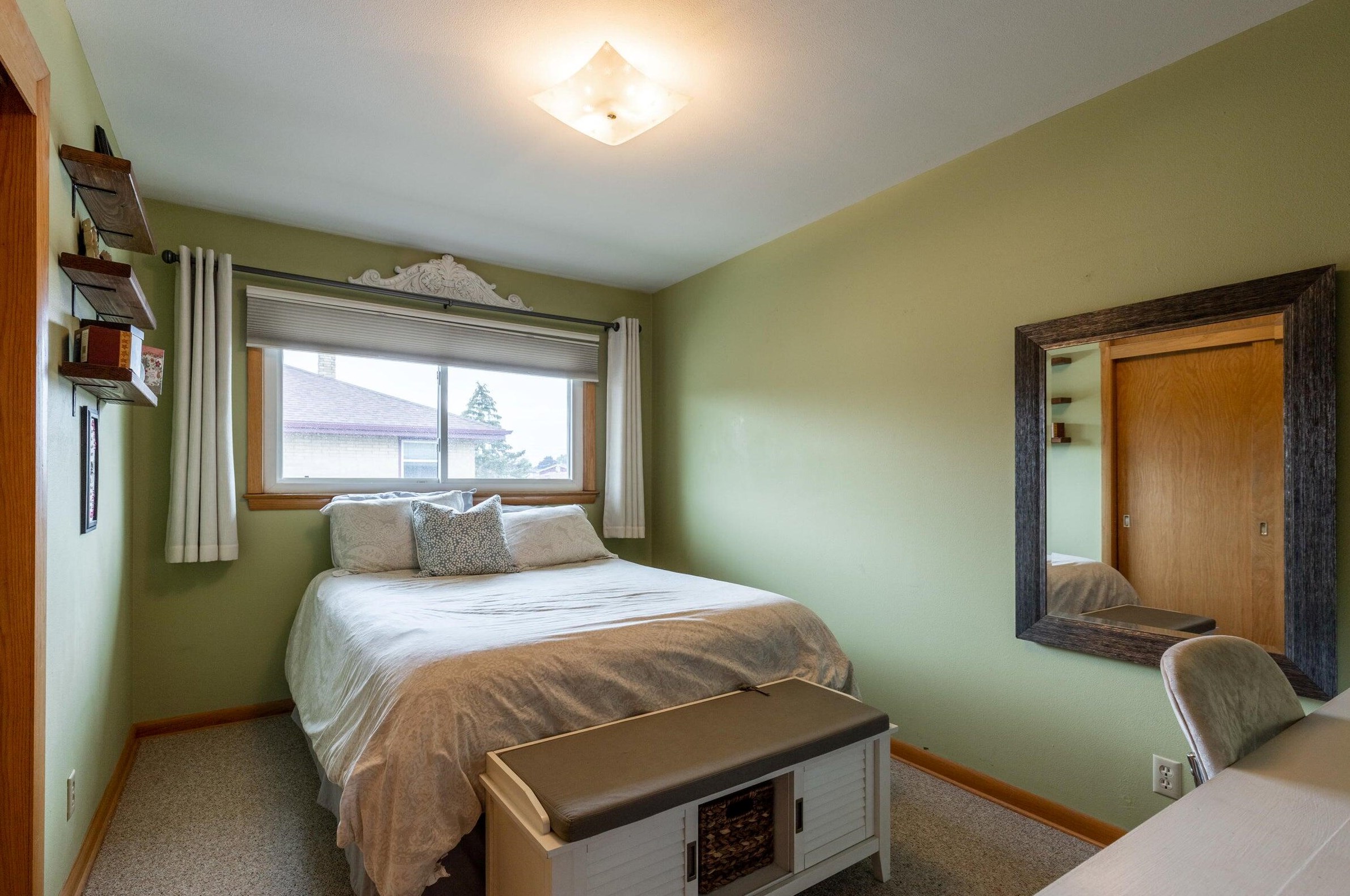 7200 Tripoli Ave, Milwaukee WI 53220-1716 exterior