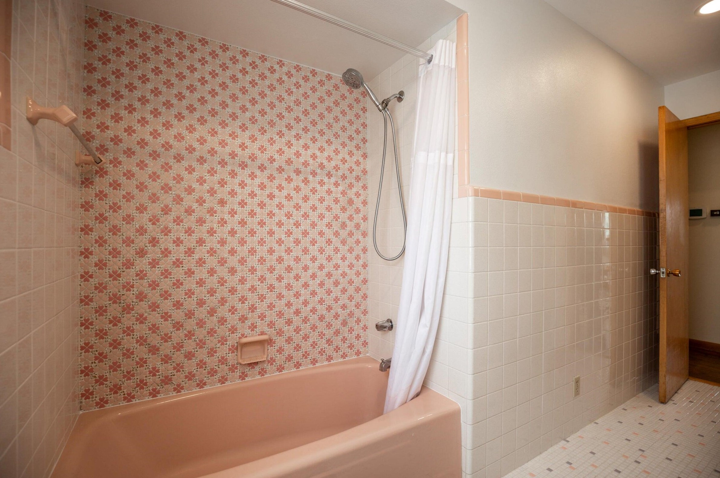 7200 Tripoli Ave, Milwaukee WI 53220-1716 exterior