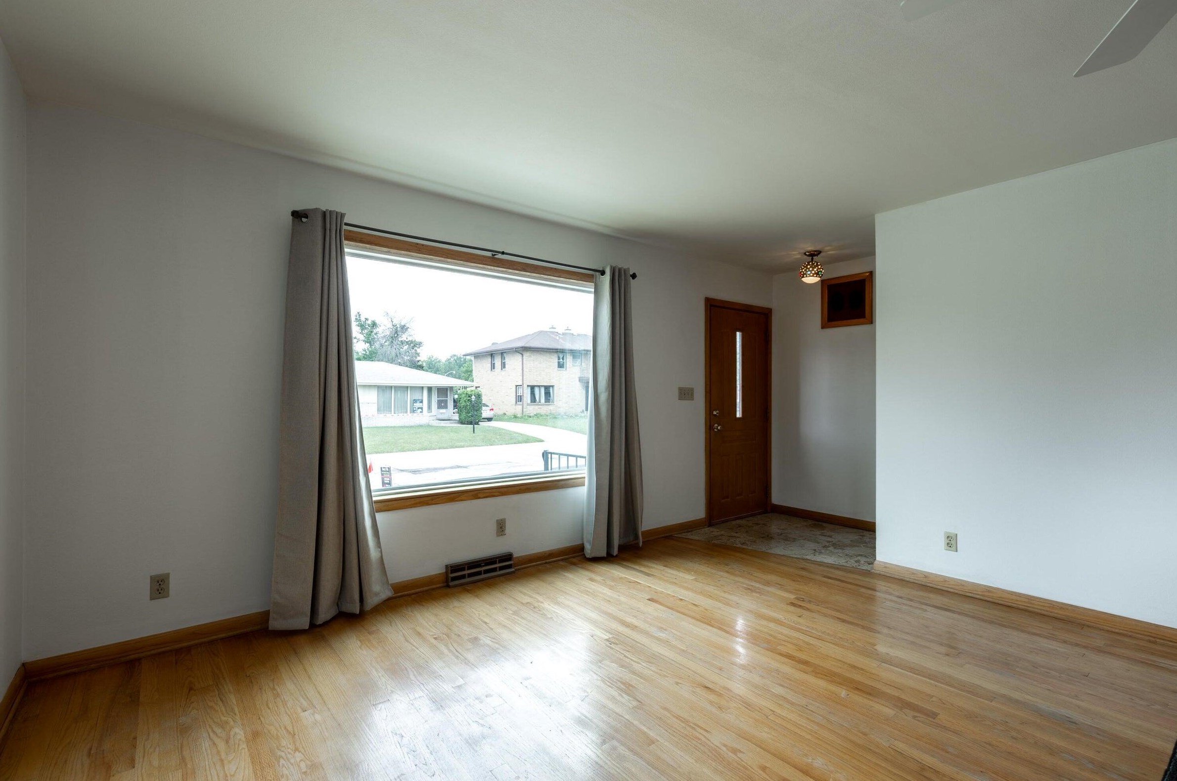 7200 Tripoli Ave, Milwaukee WI 53220-1716 exterior