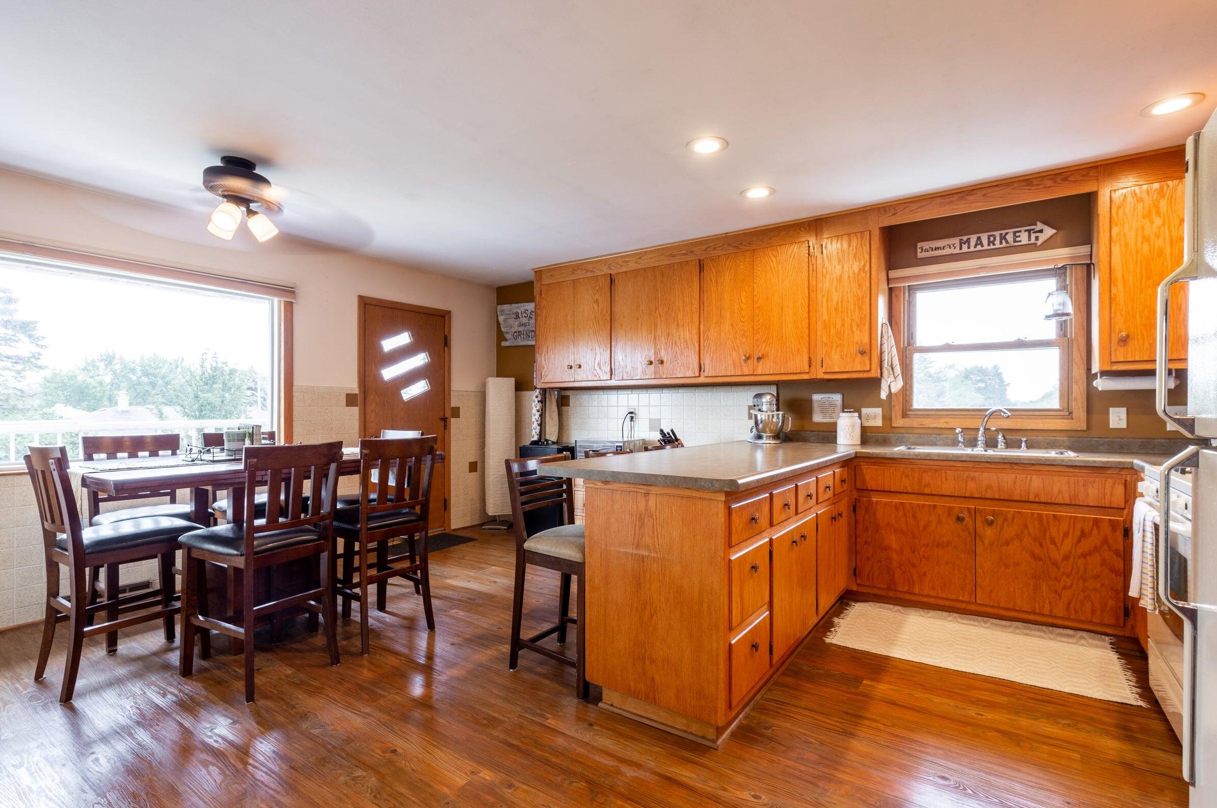 7200 Tripoli Ave, Milwaukee WI 53220-1716 exterior