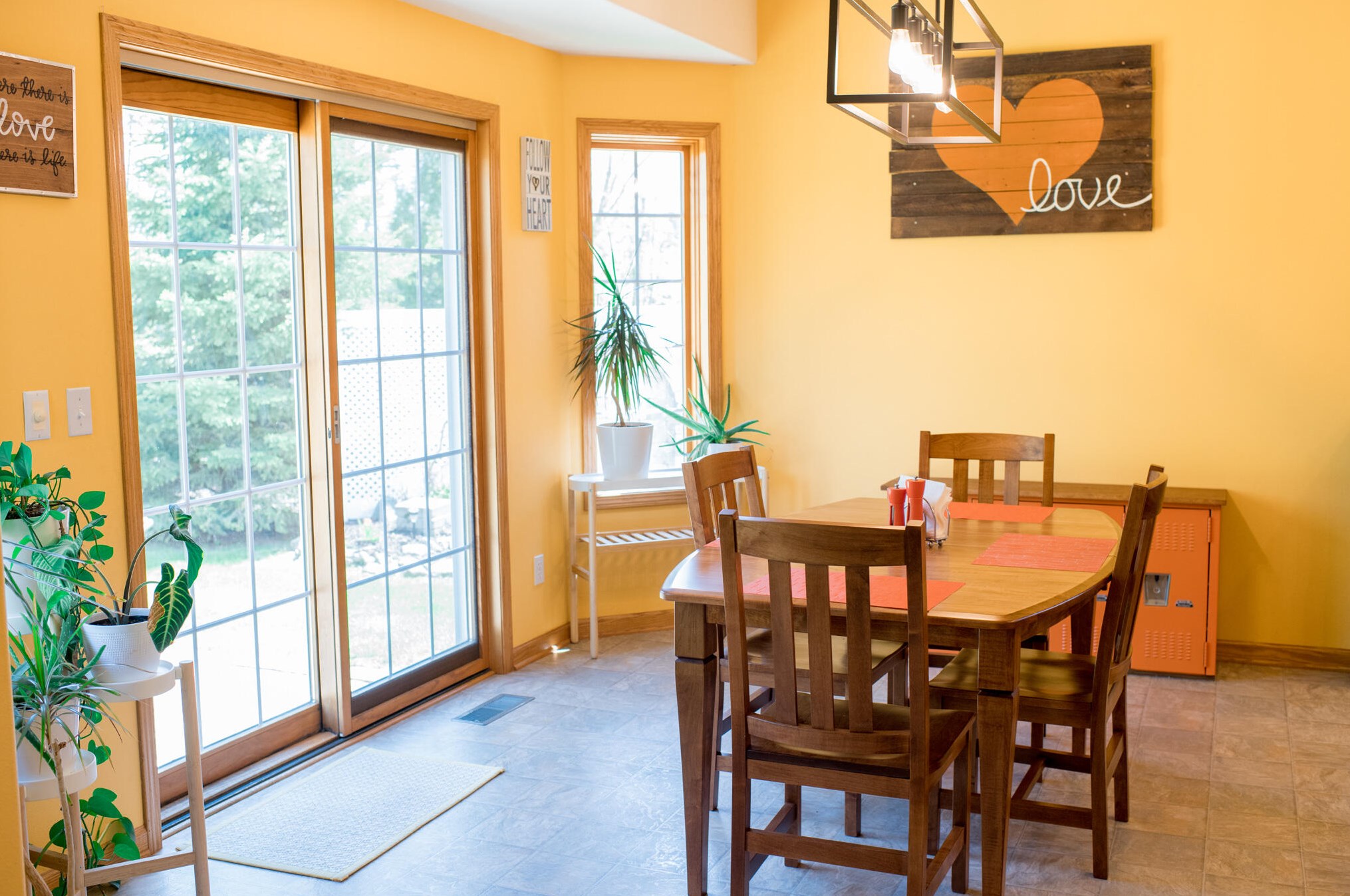 1233 Greystone Dr, Plymouth WI 53073-4571 exterior