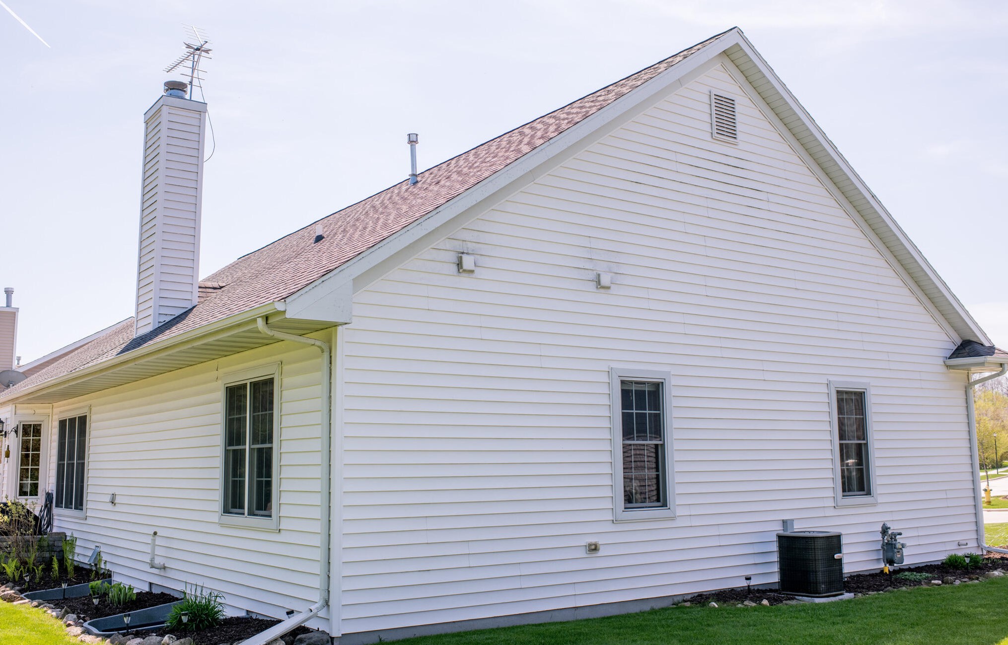 1233 Greystone Dr, Plymouth WI 53073-4571 exterior