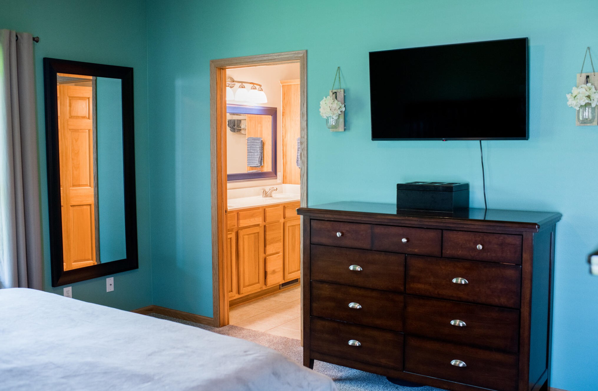 1233 Greystone Dr, Plymouth WI 53073-4571 exterior