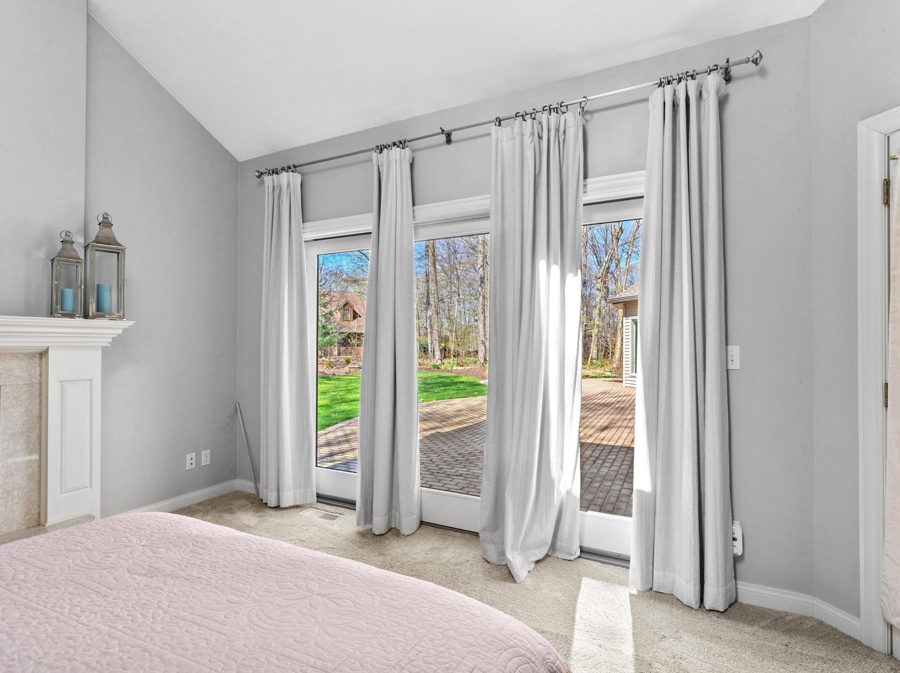 601 Woodridge Dr, Manitowoc WI 54220-9045 exterior