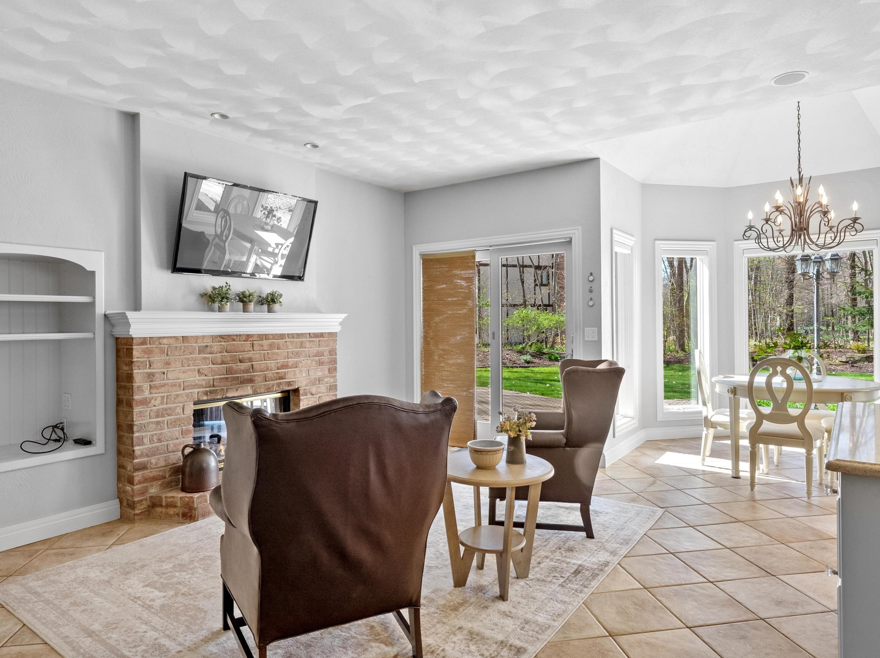 601 Woodridge Dr, Manitowoc WI 54220-9045 exterior