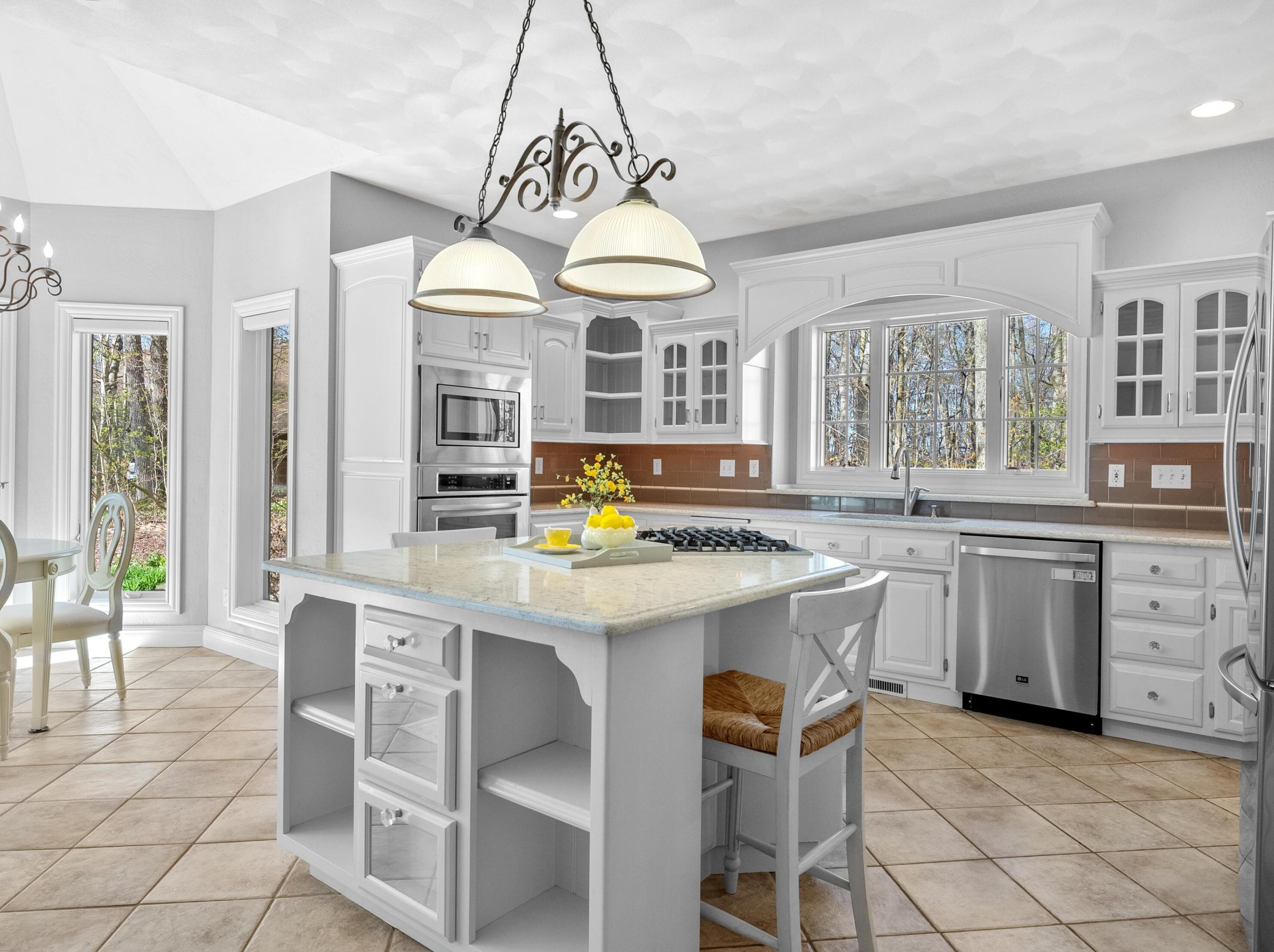 601 Woodridge Dr, Manitowoc WI 54220-9045 exterior