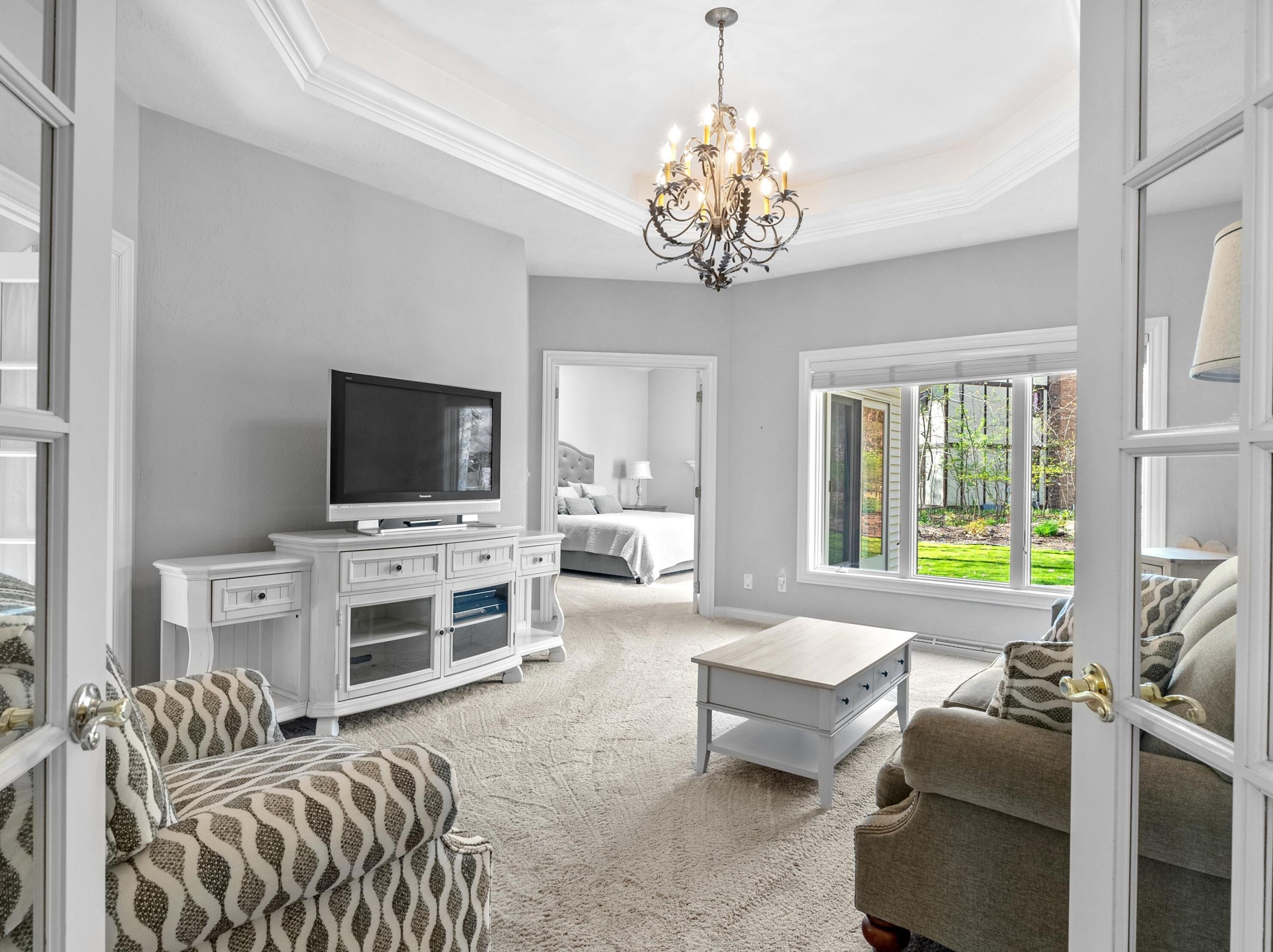 601 Woodridge Dr, Manitowoc WI 54220-9045 exterior