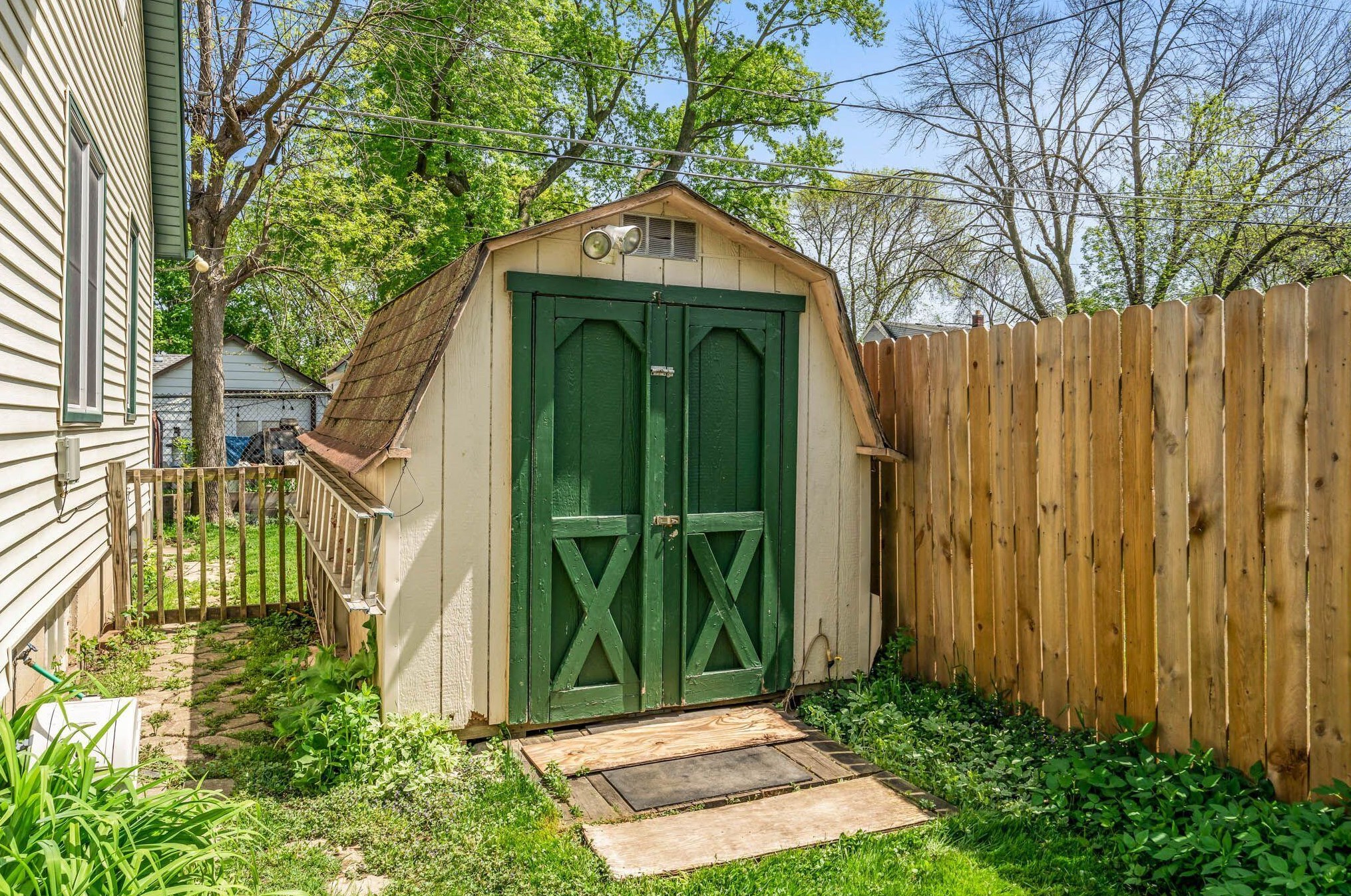 1114 88, Milwaukee WI 53214-2930 exterior