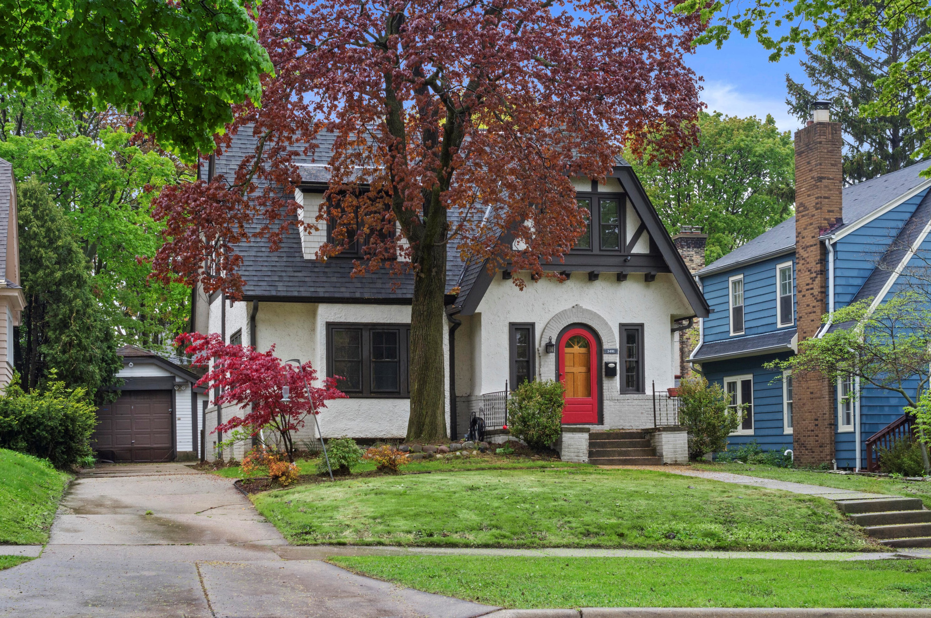 3491 Maryland Ave, Milwaukee WI 53211-3751 exterior