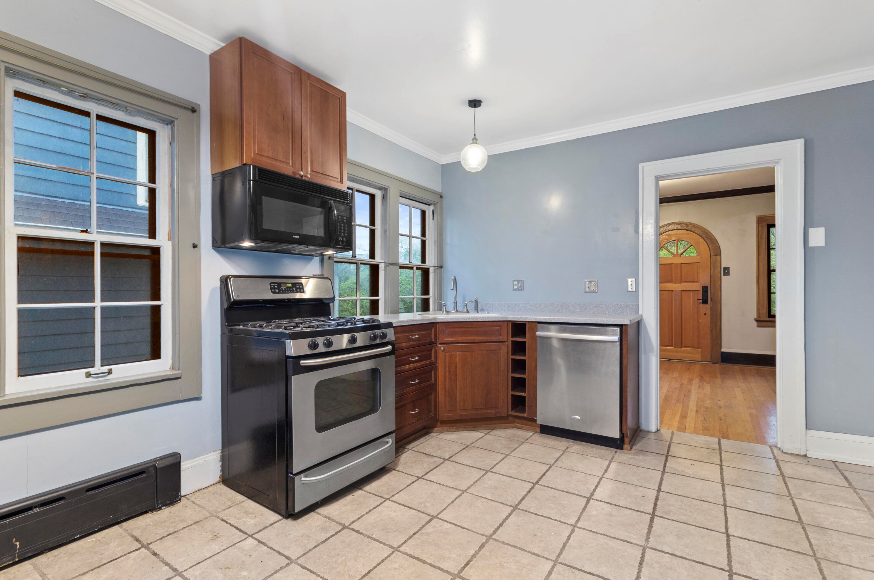 3491 Maryland Ave, Milwaukee WI 53211-3751 exterior