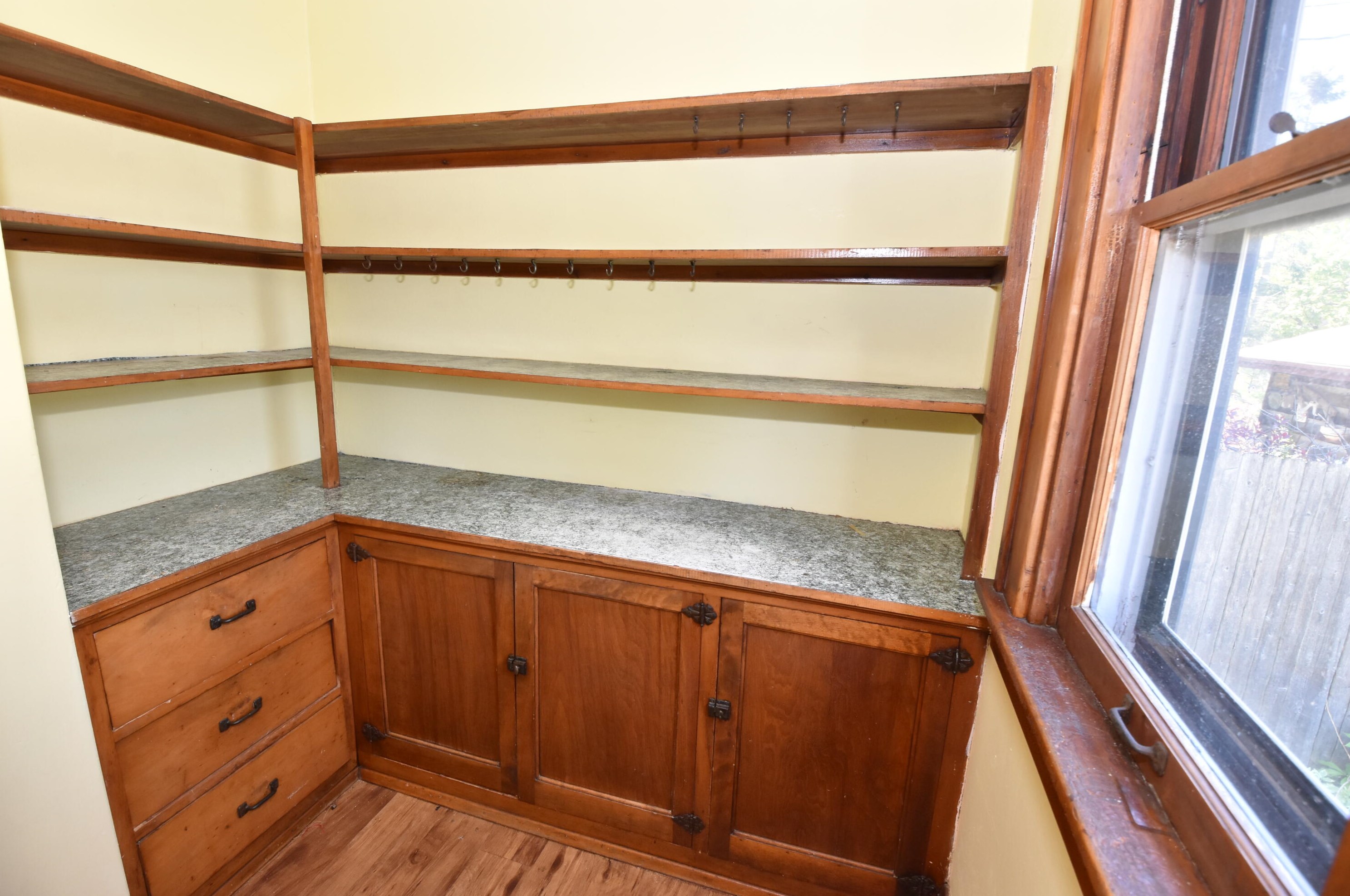 8428 Becher St, Milwaukee WI 53215-2558 exterior