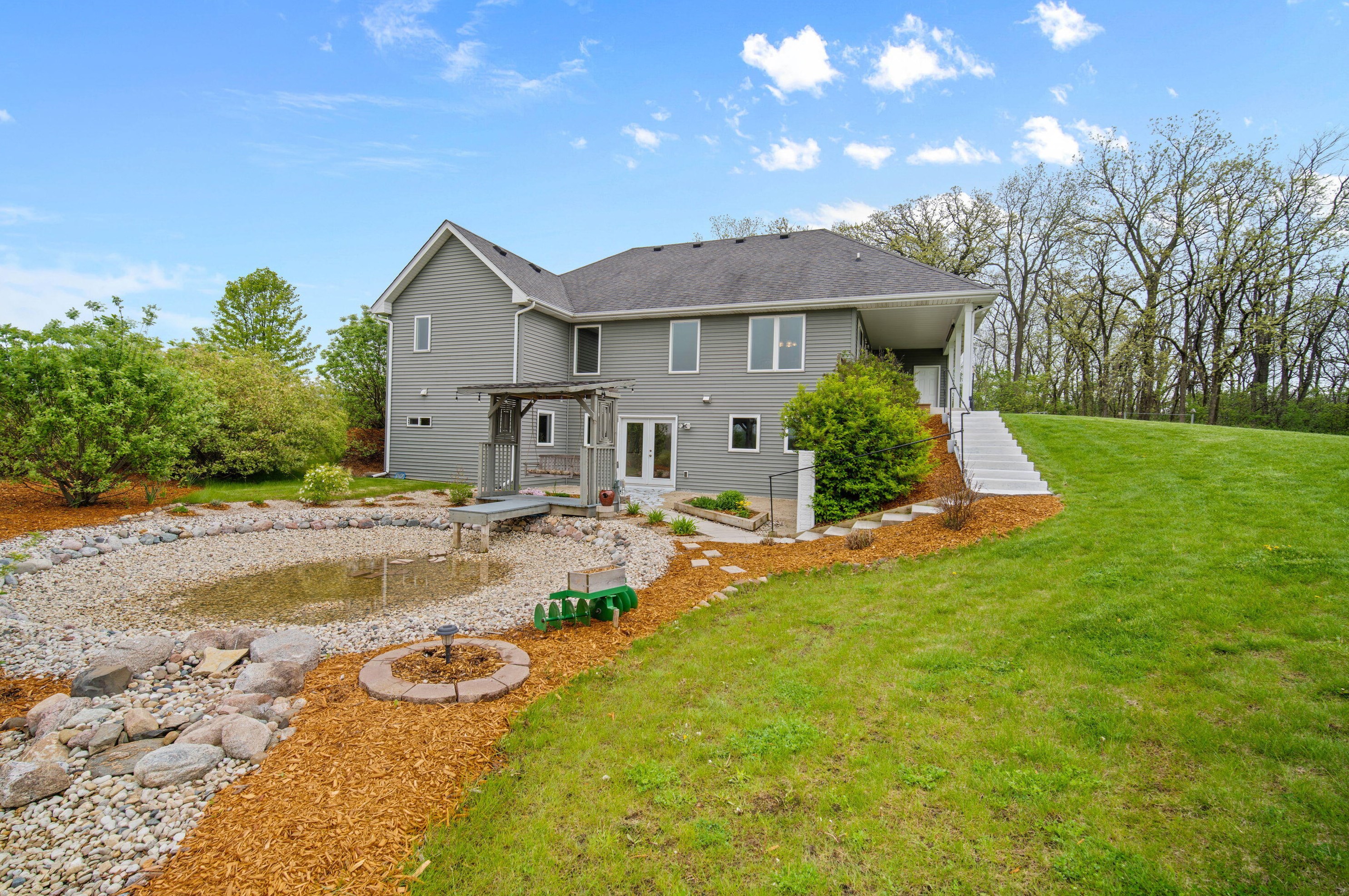 15714 Braun Rd, Sturtevant WI 53177-9433 exterior