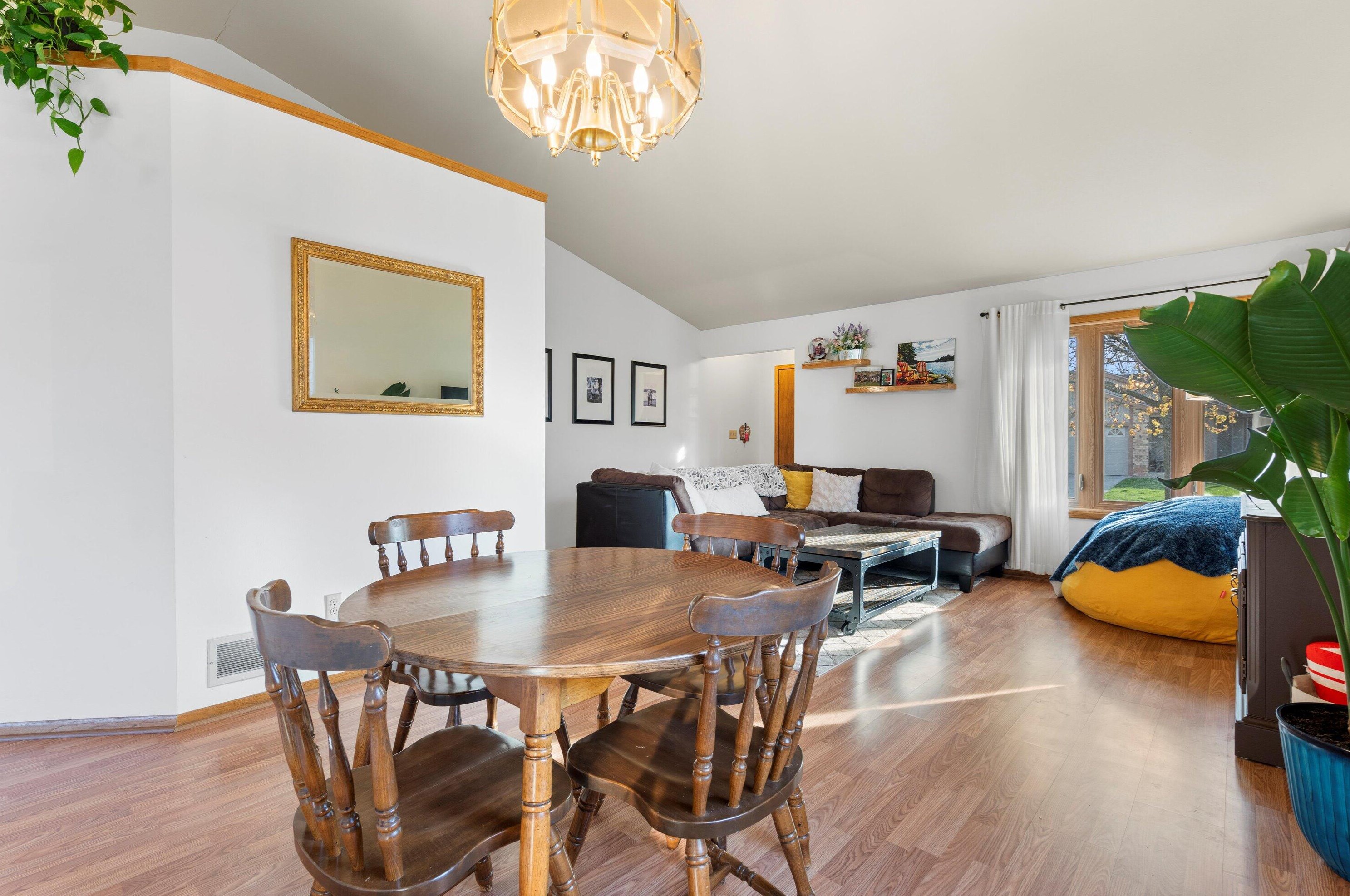 8122 97 Ct, Milwaukee WI 53224-2996 exterior