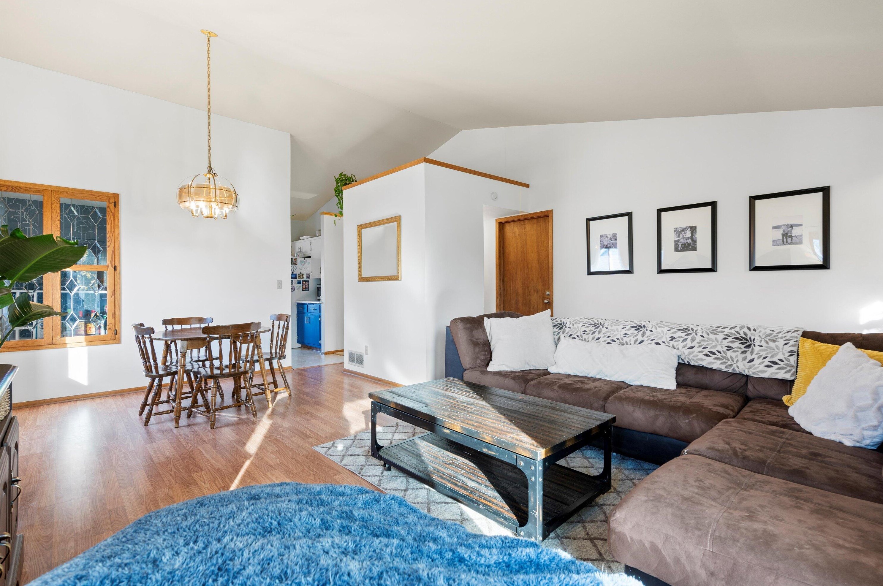 8122 97 Ct, Milwaukee WI 53224-2996 exterior