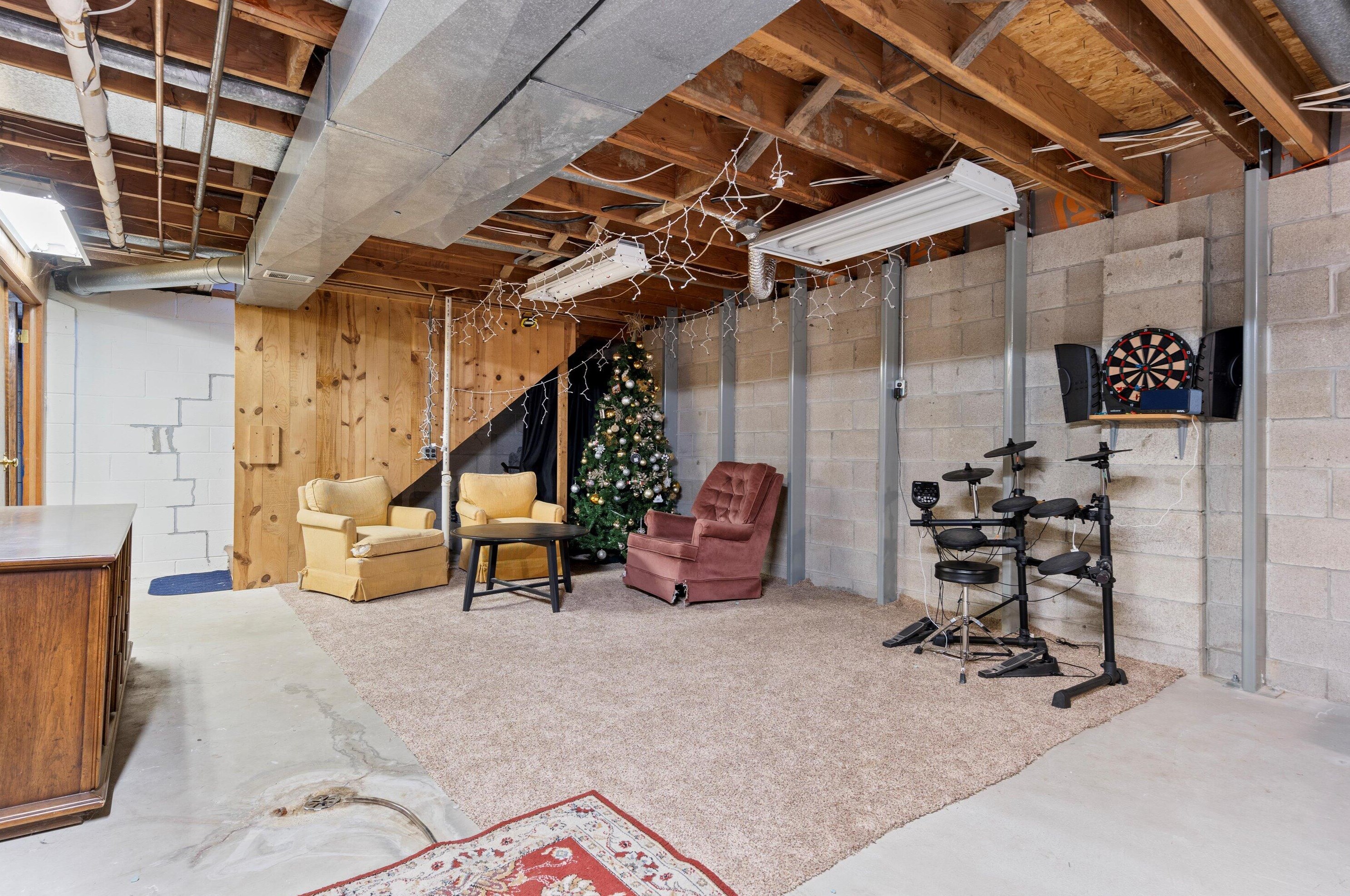 8122 97 Ct, Milwaukee WI 53224-2996 exterior