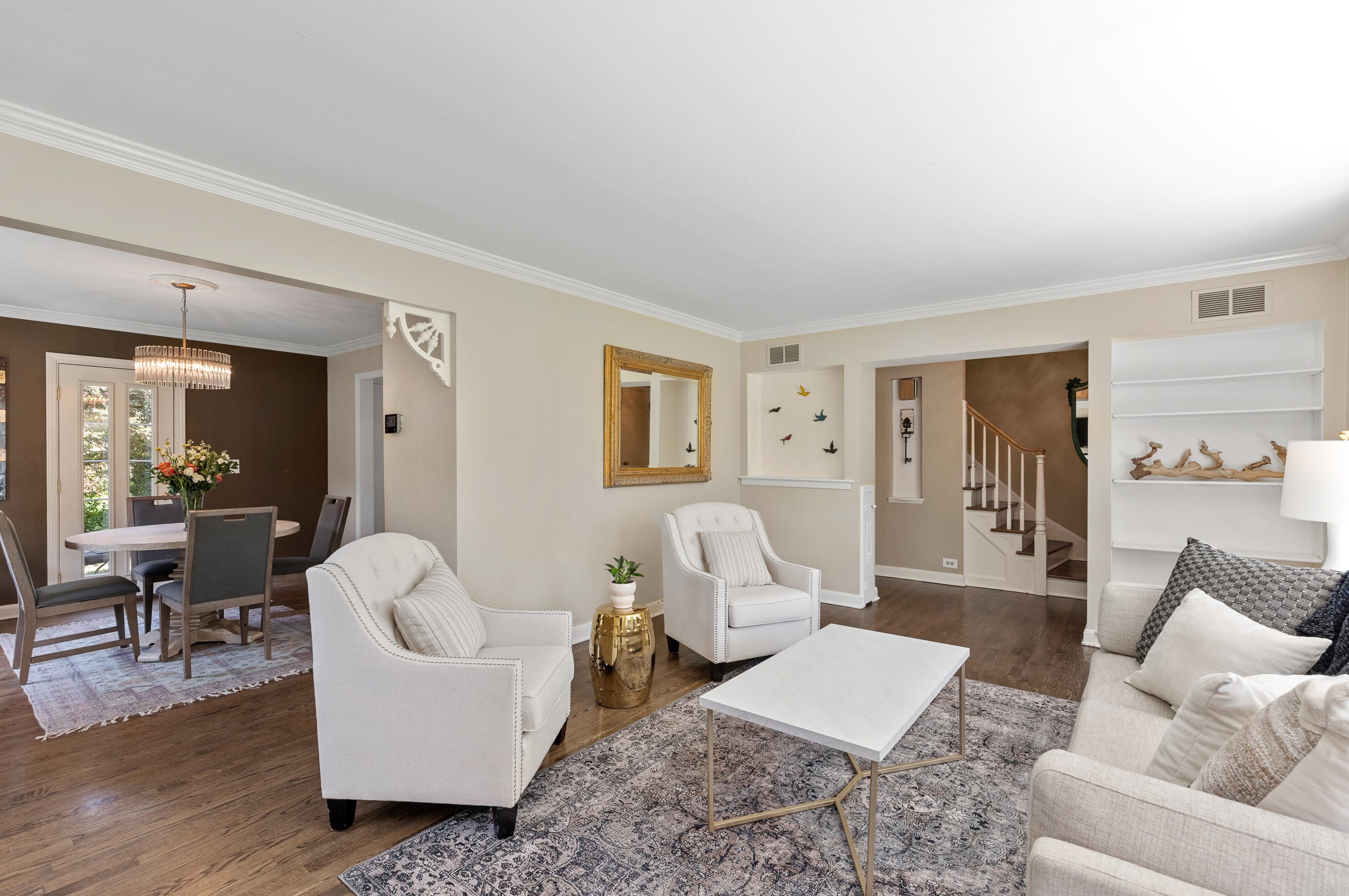 526 Lk Vw Ave, Milwaukee WI 53217-4858 exterior