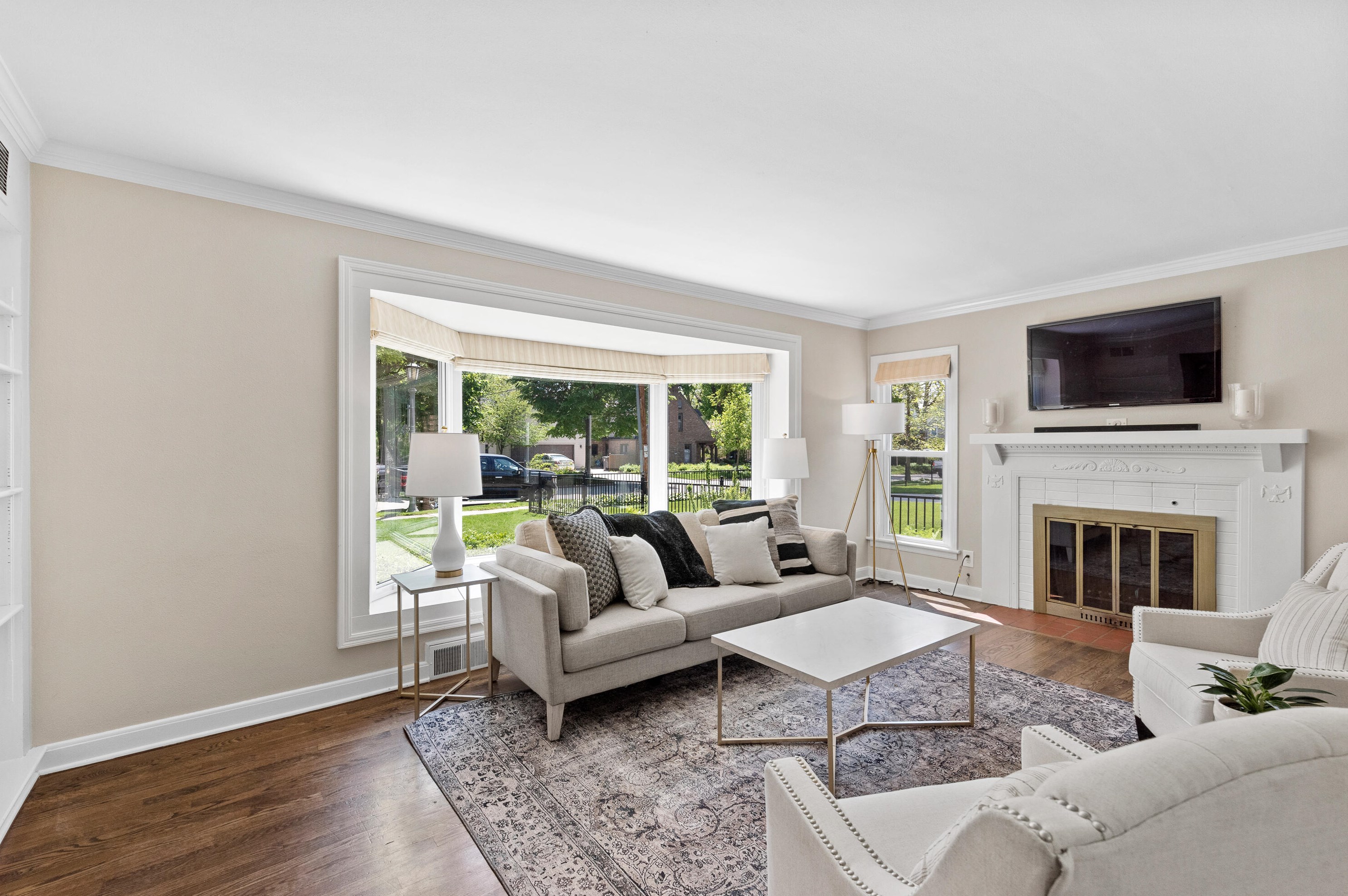 526 Lk Vw Ave, Milwaukee WI 53217-4858 exterior