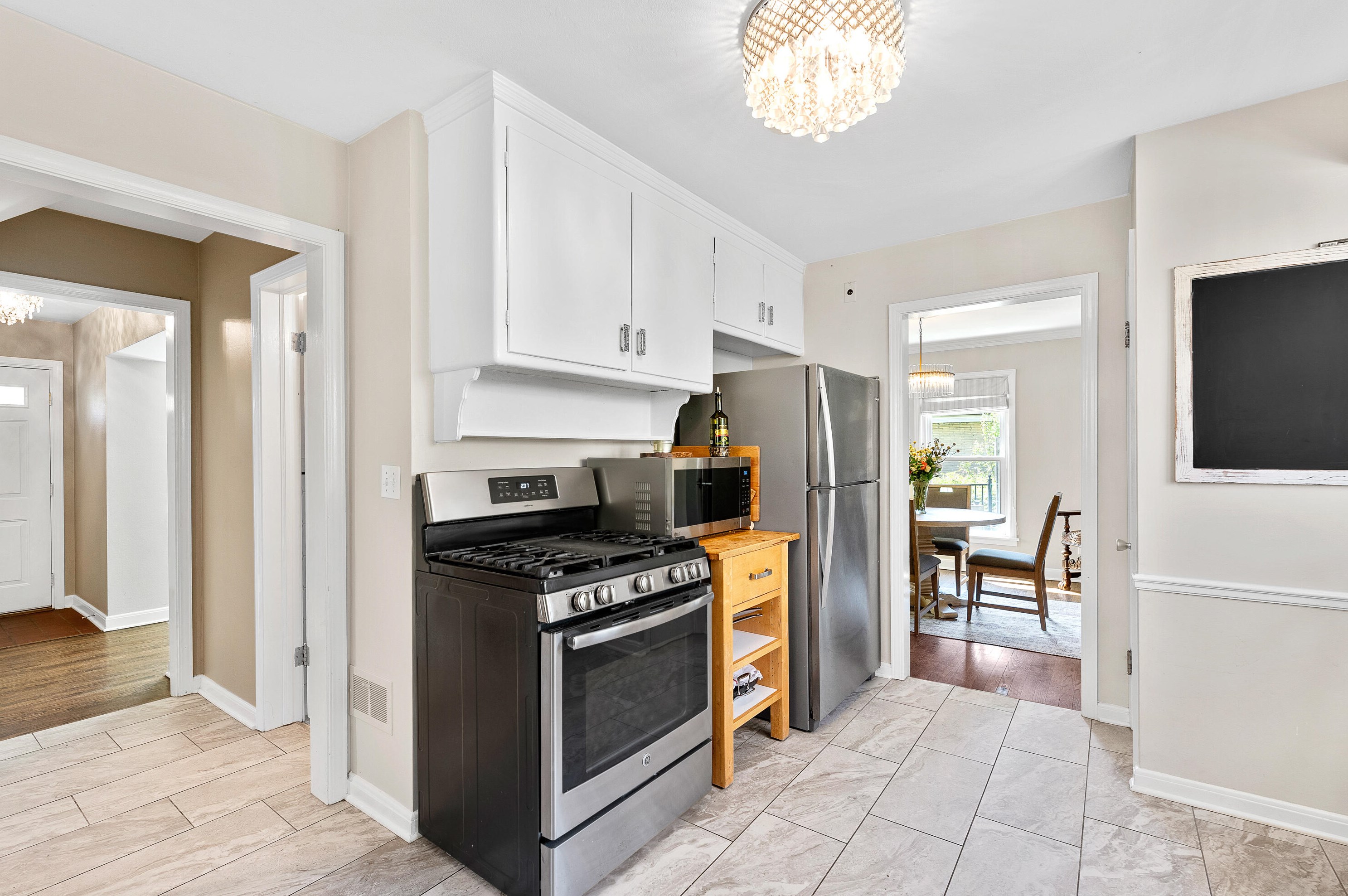 526 Lk Vw Ave, Milwaukee WI 53217-4858 exterior