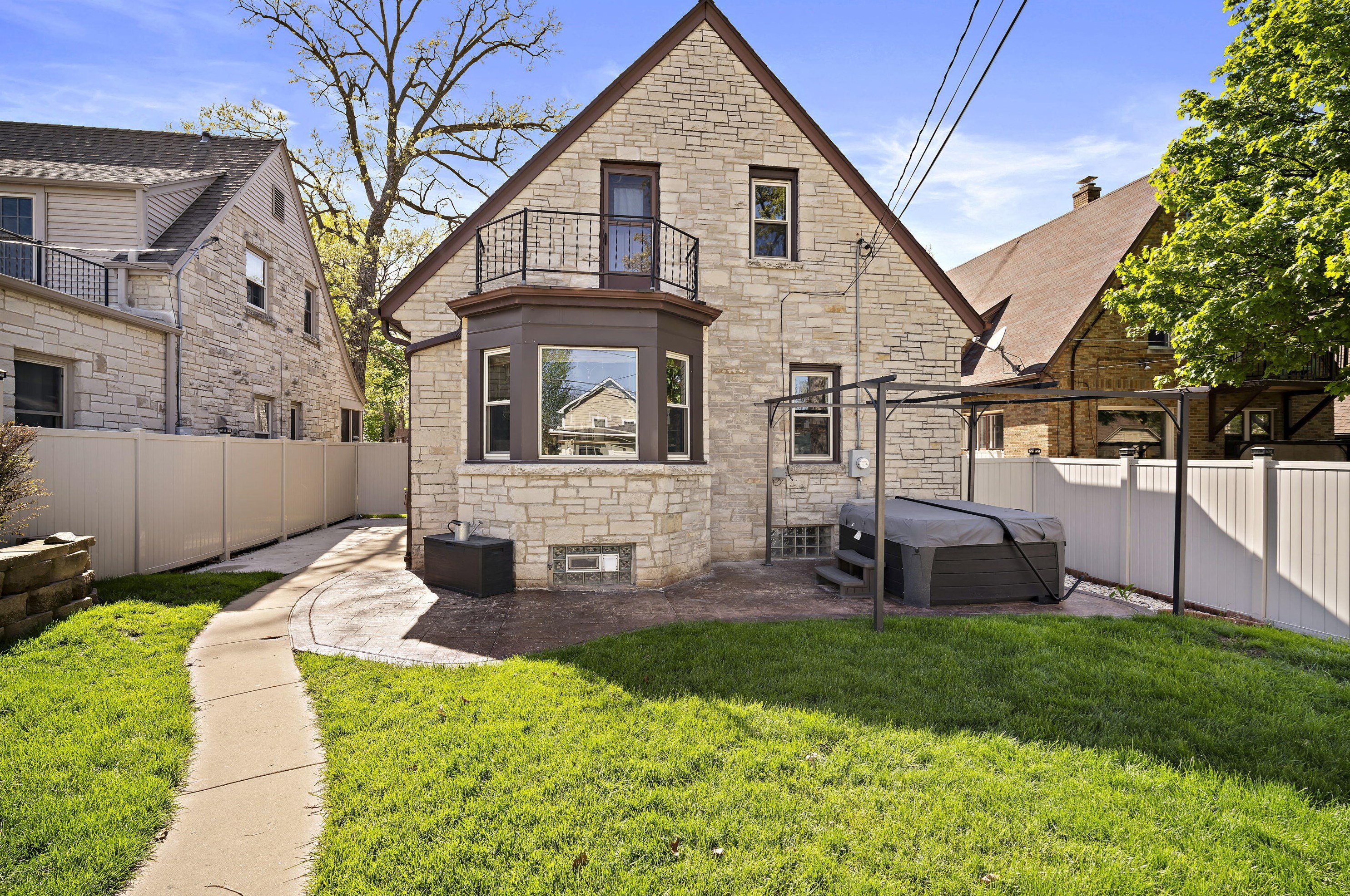 3380 Princeton Ave, Milwaukee WI  53215-4145 exterior