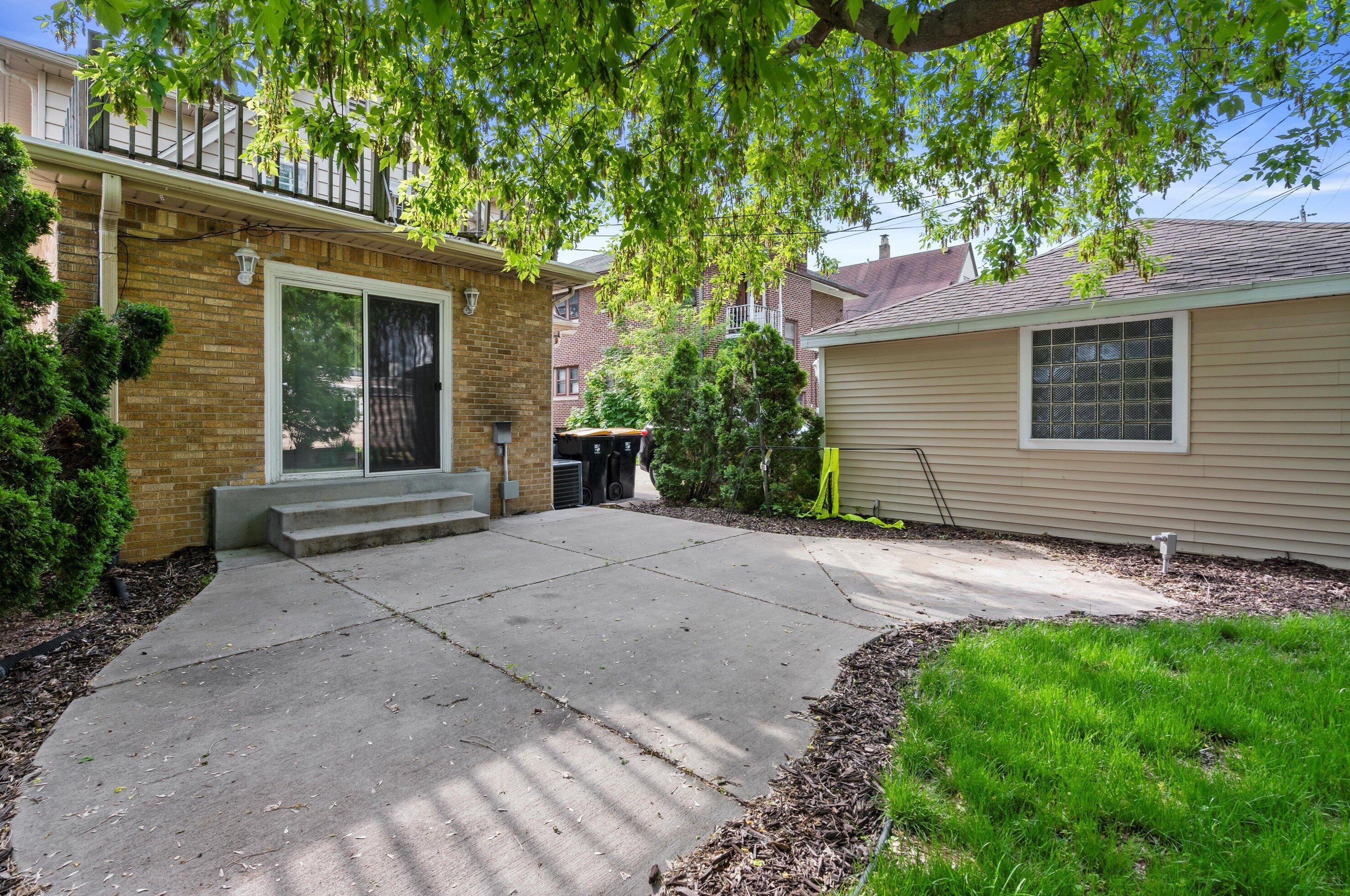 541 63rd St, Milwaukee WI 53213-4173 exterior