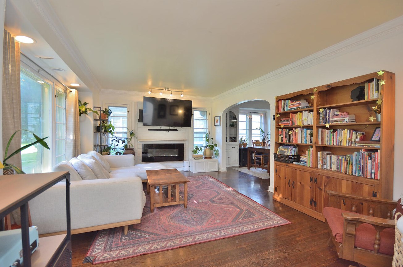 3743 54 Blvd, Milwaukee WI 53216-2835 exterior