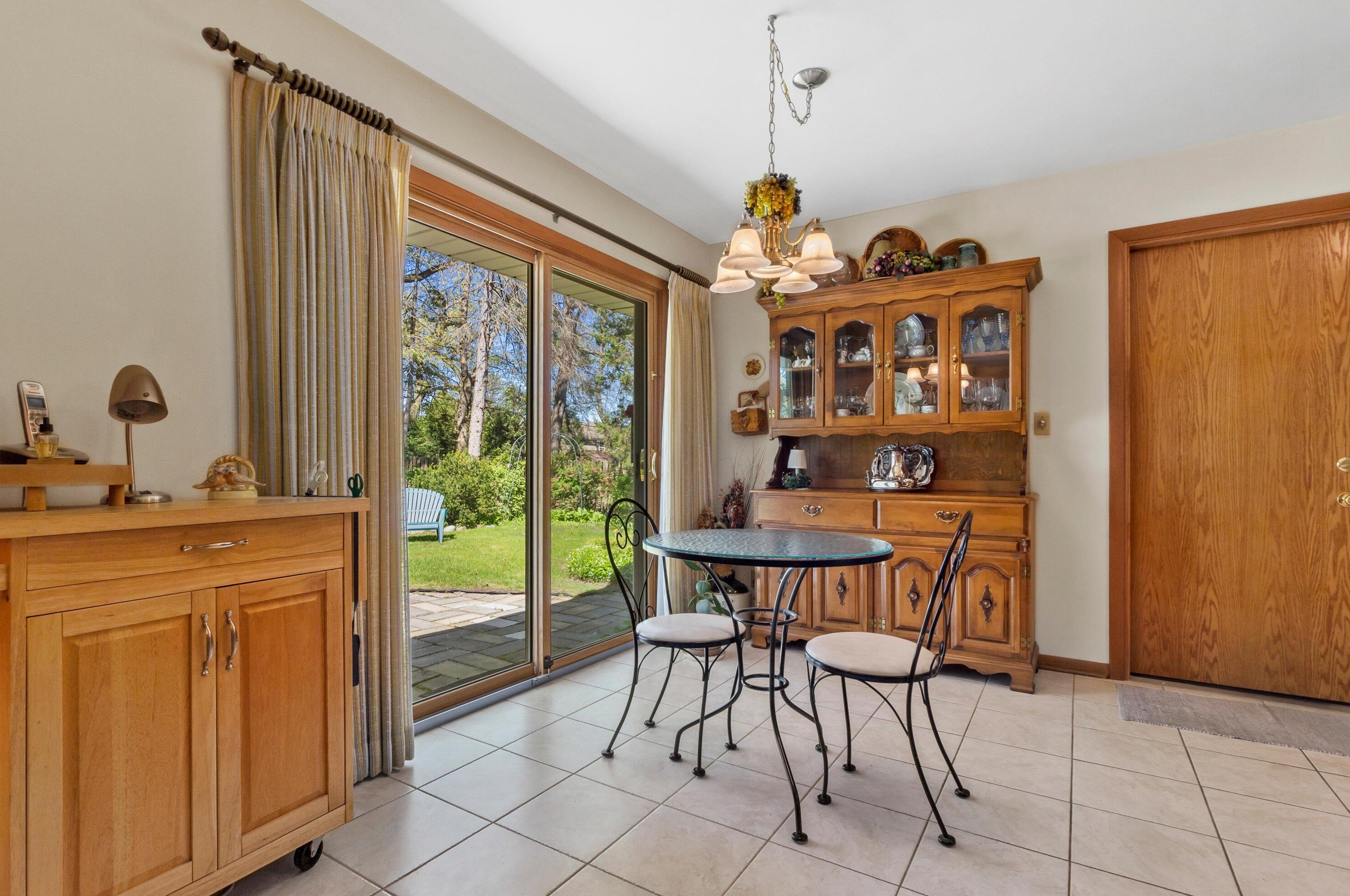 4602 83 St, Kenosha WI 53142-2015 exterior