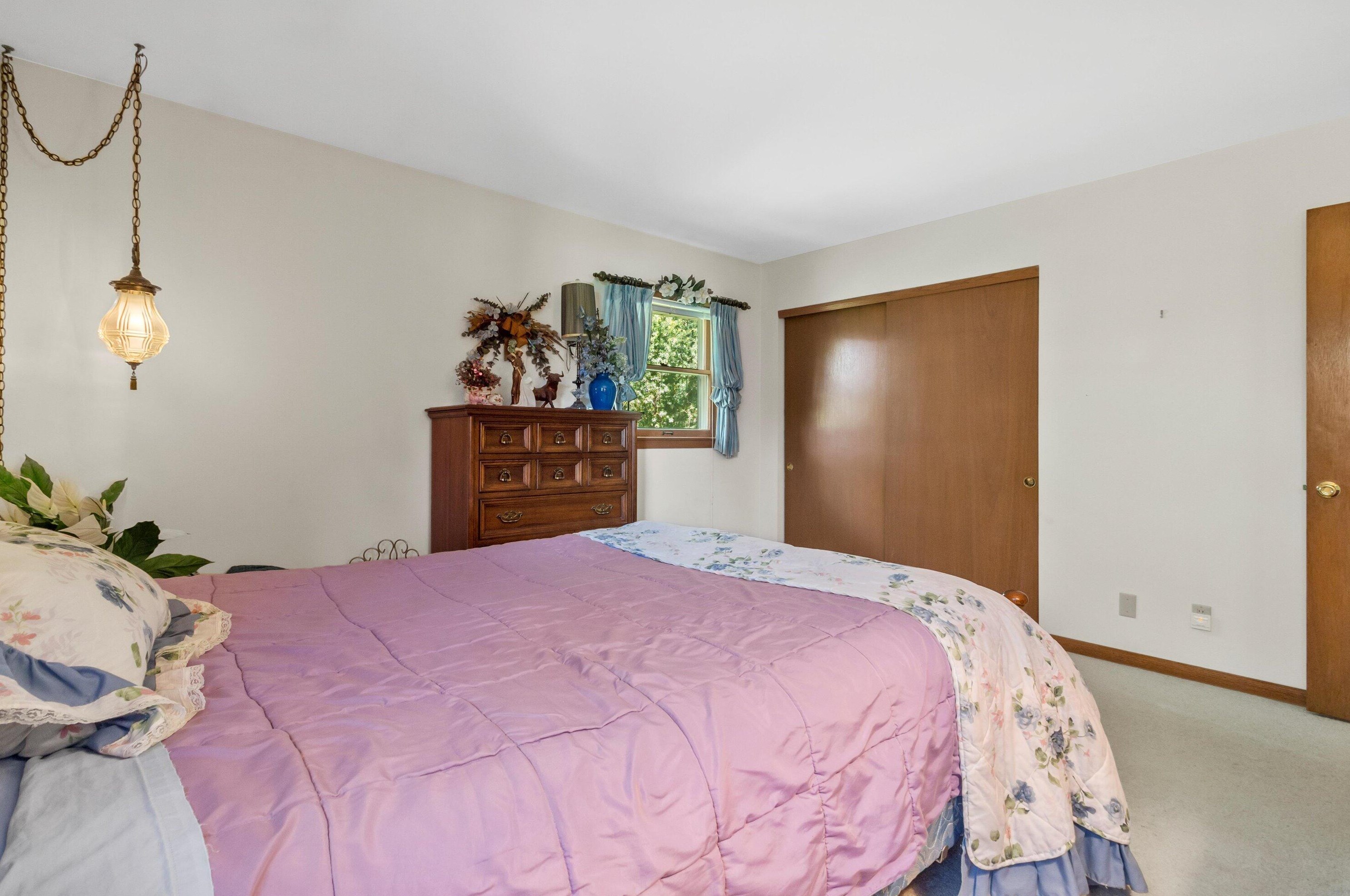 4602 83 St, Kenosha WI 53142-2015 exterior