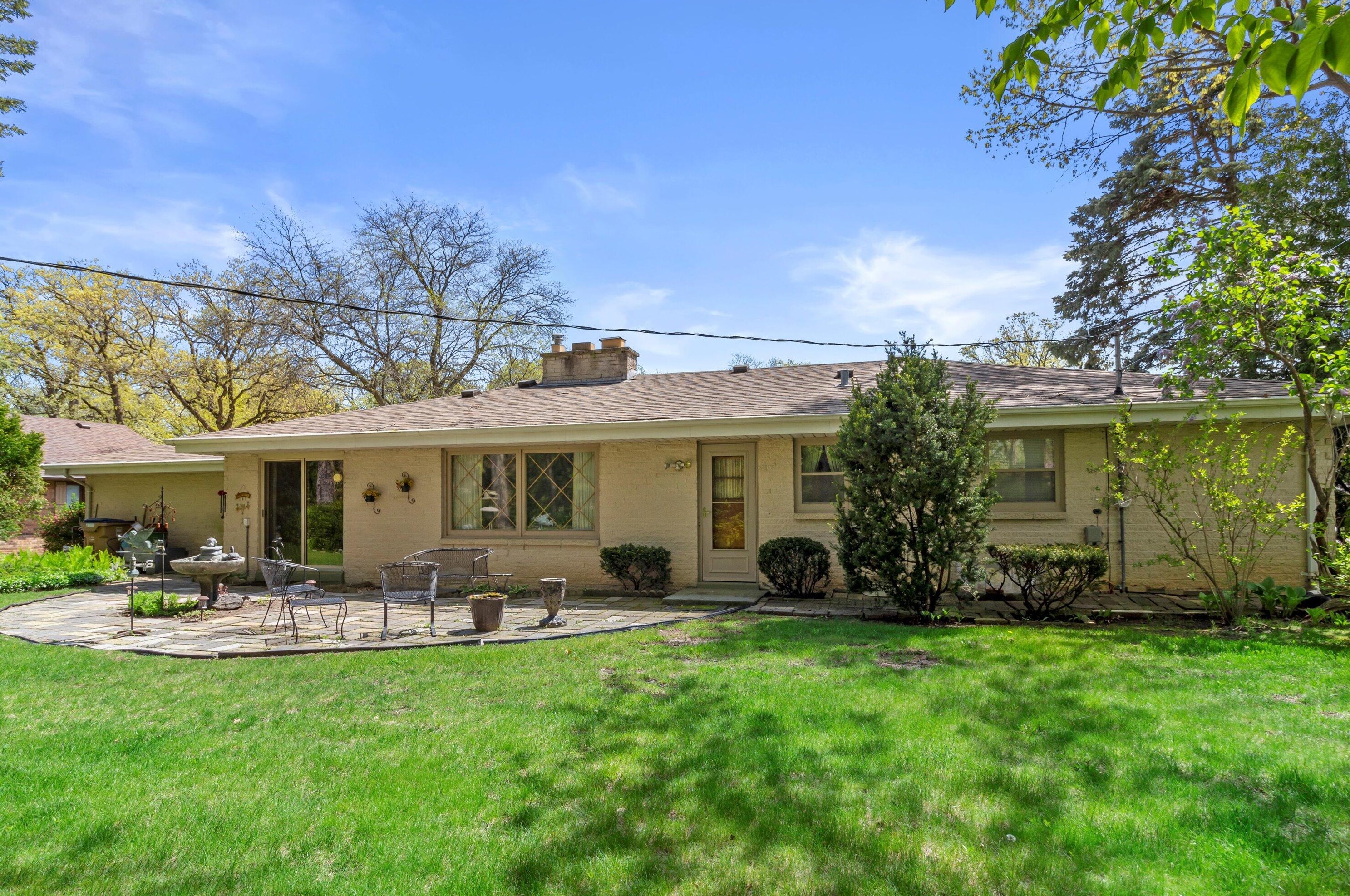 4602 83 St, Kenosha WI 53142-2015 exterior