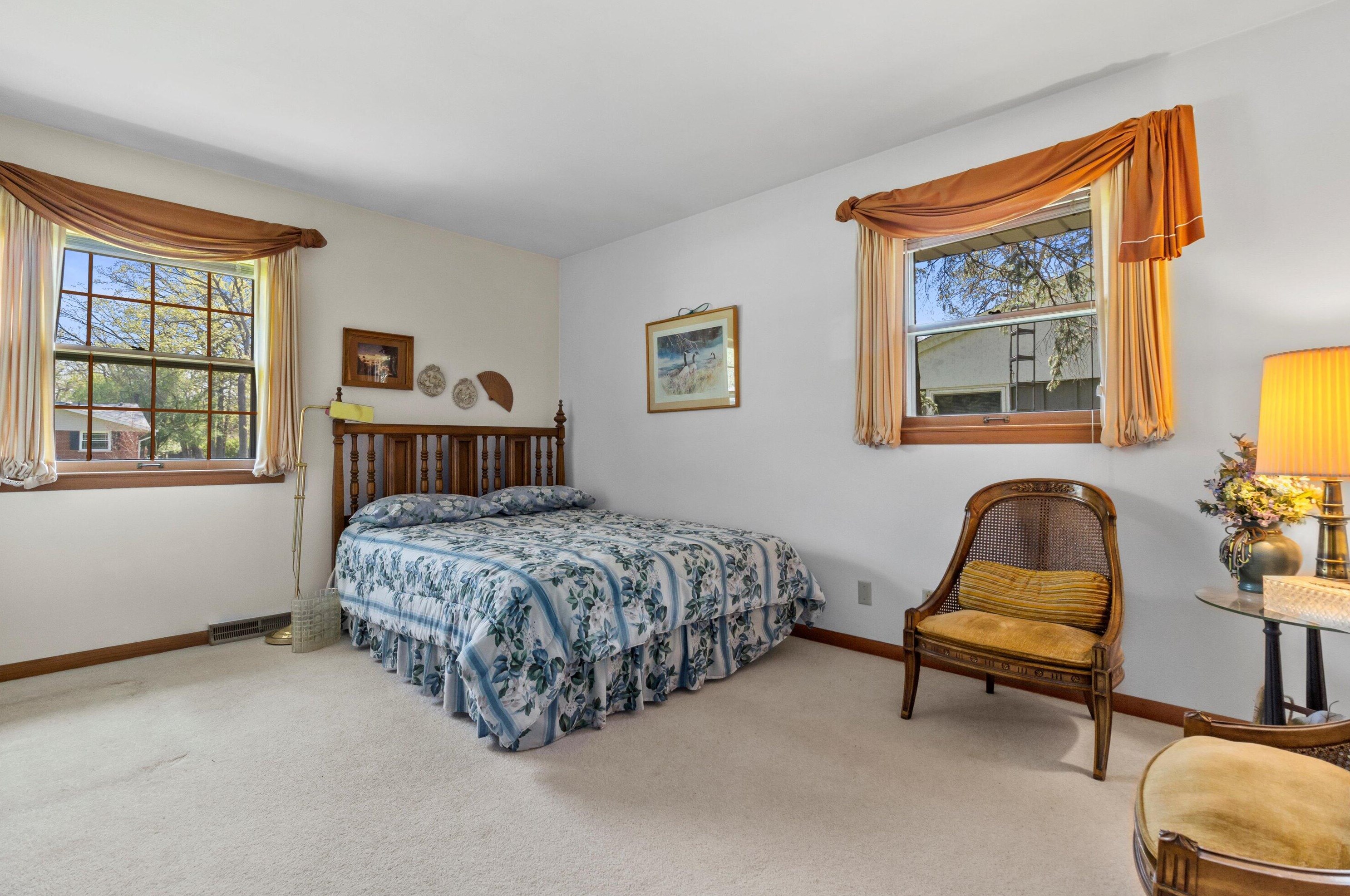 4602 83 St, Kenosha WI 53142-2015 exterior