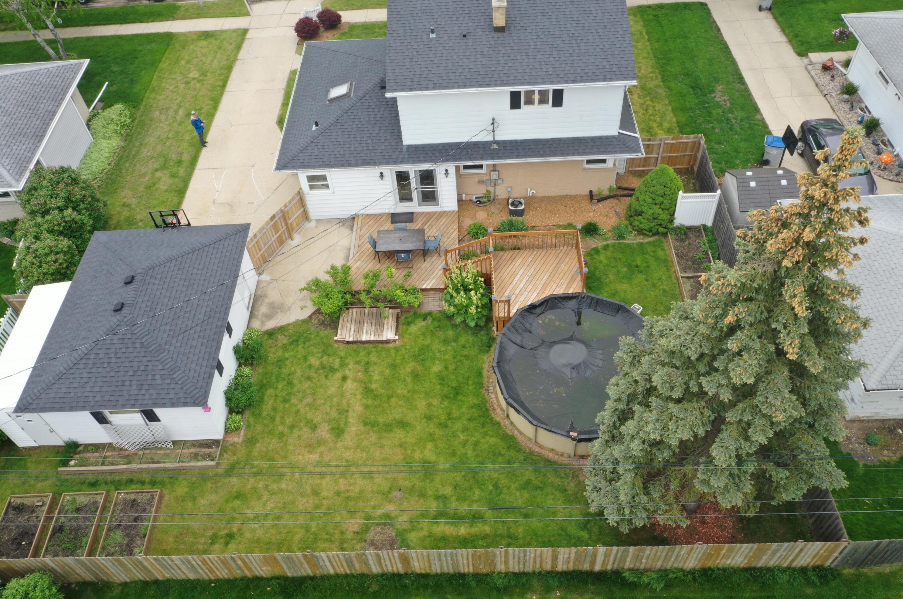 4014 73rd St, Milwaukee WI  53220-2312 exterior