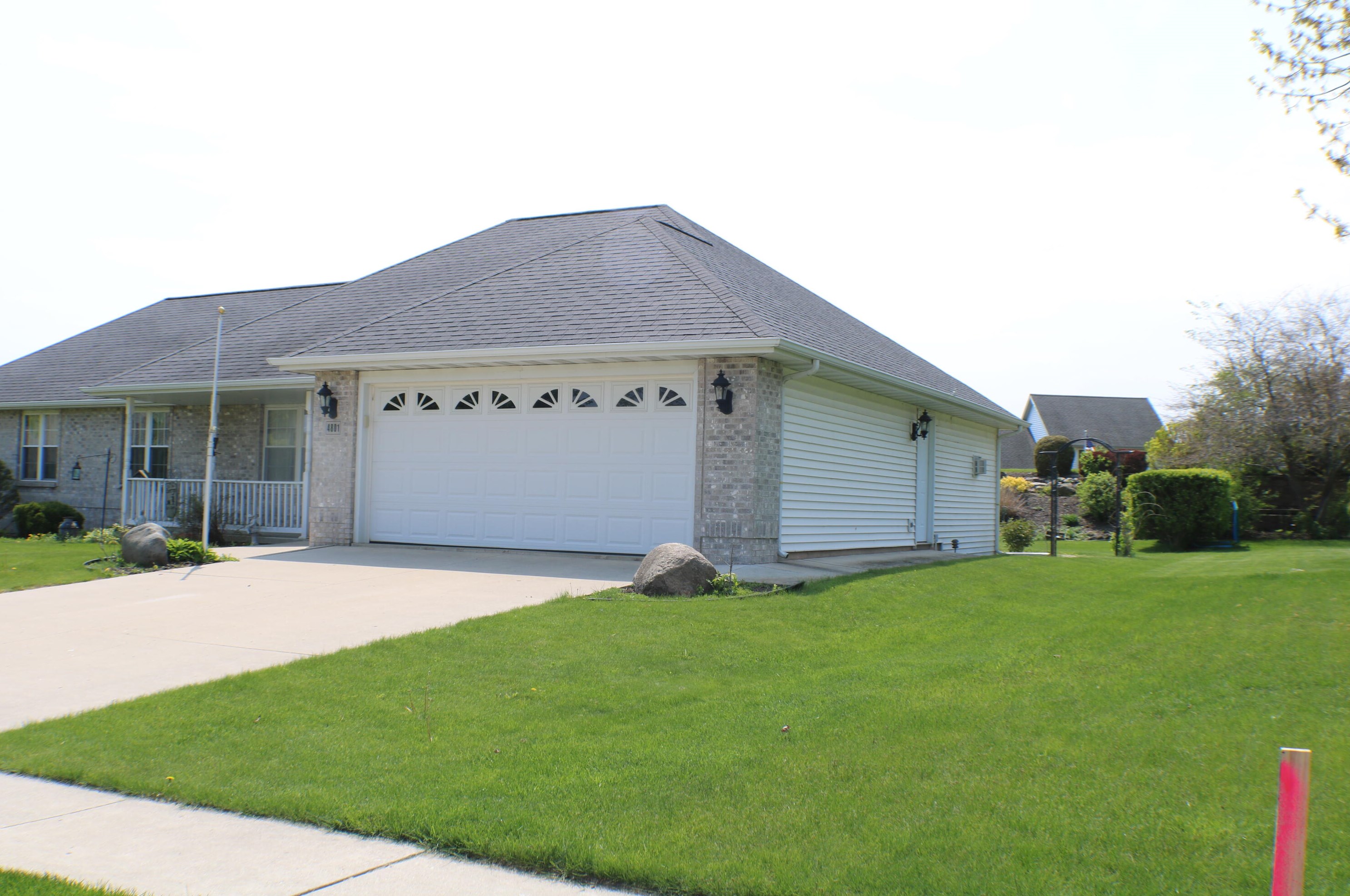 4801 Veranda Ct, Manitowoc WI 54220-8318 exterior