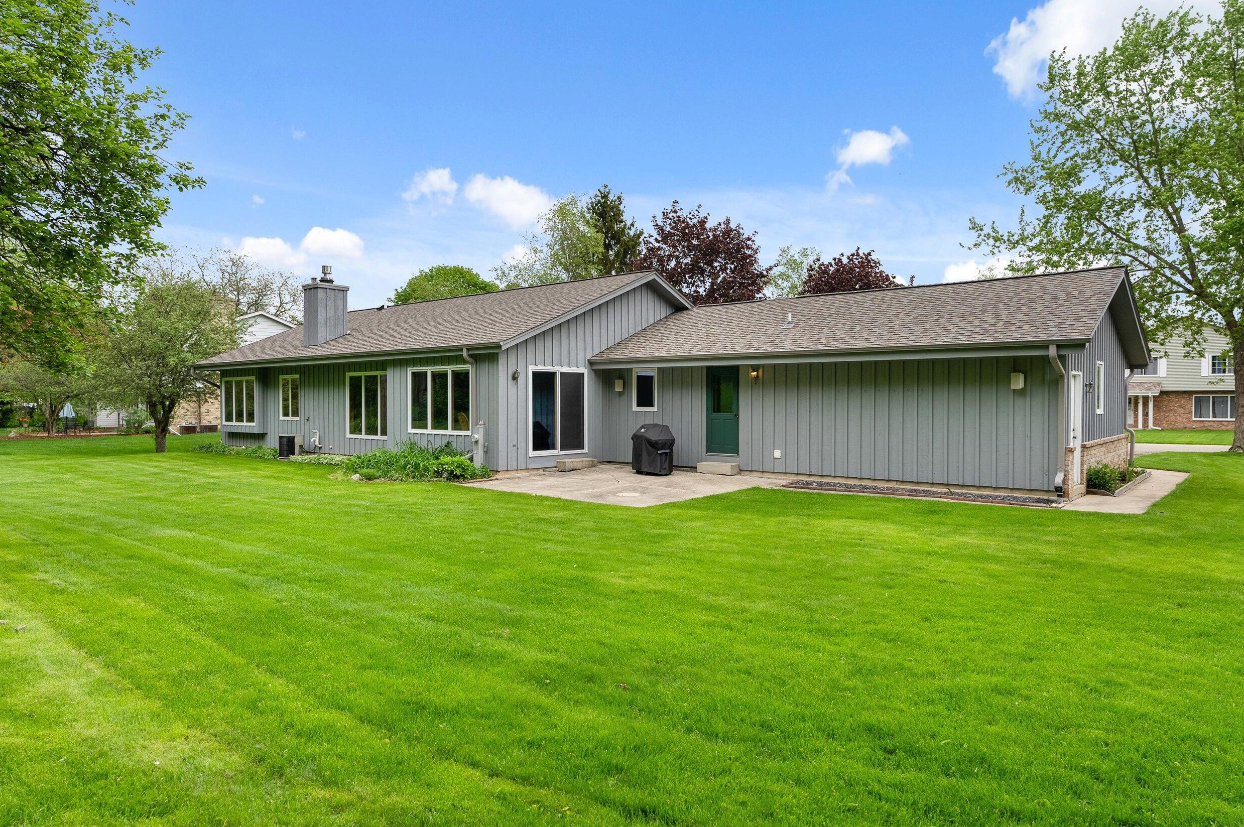 7255 Redwood Rd, Milwaukee WI 53209-2164 exterior