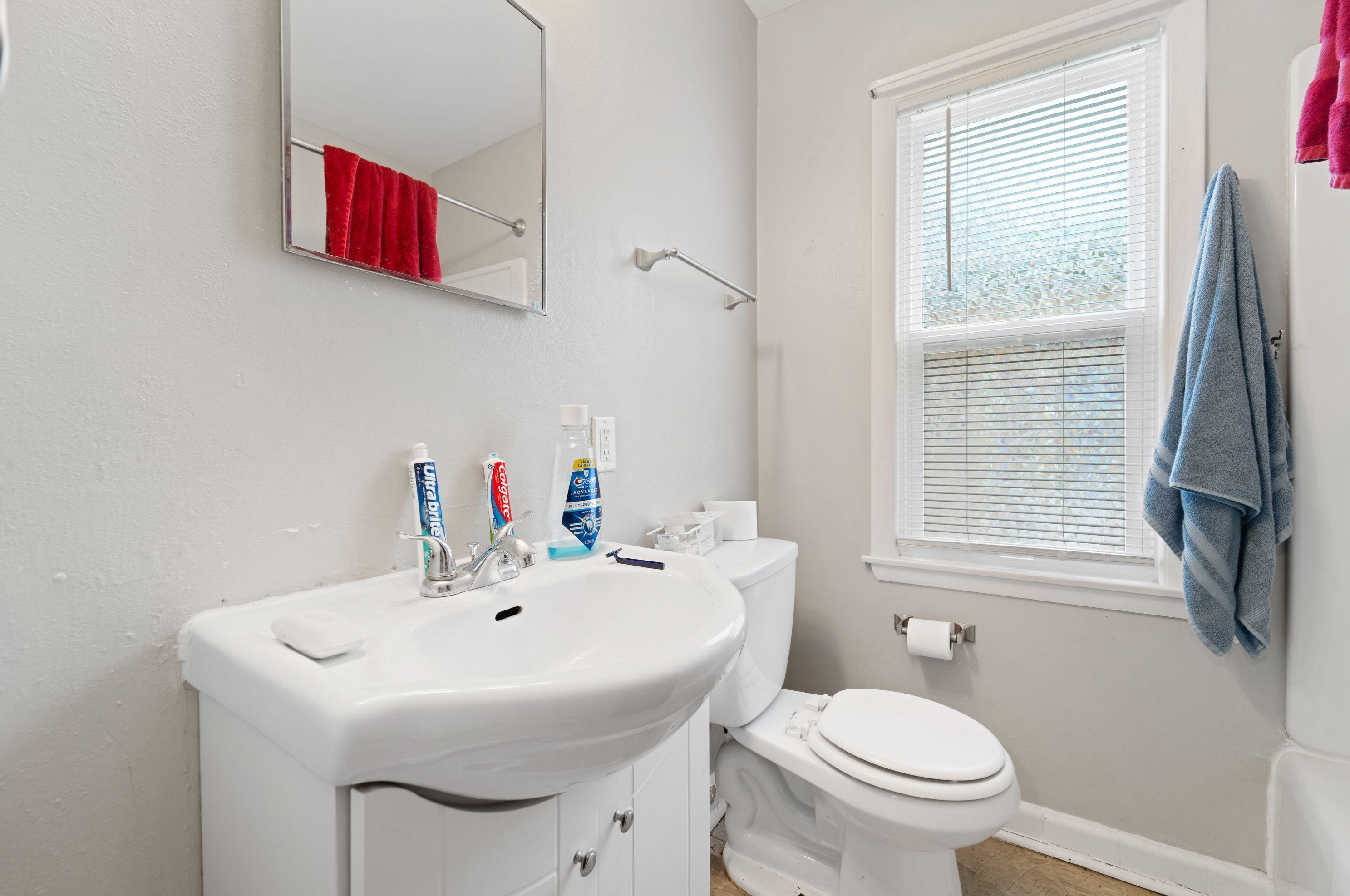 3201 35, Milwaukee WI 53215-4127 exterior