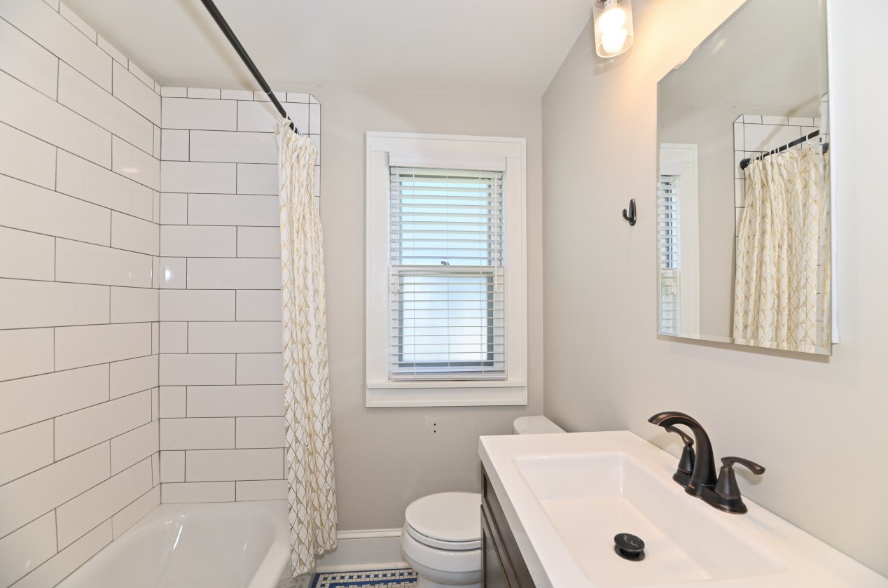 7611 5 Ave, Kenosha WI 53143-6007 exterior