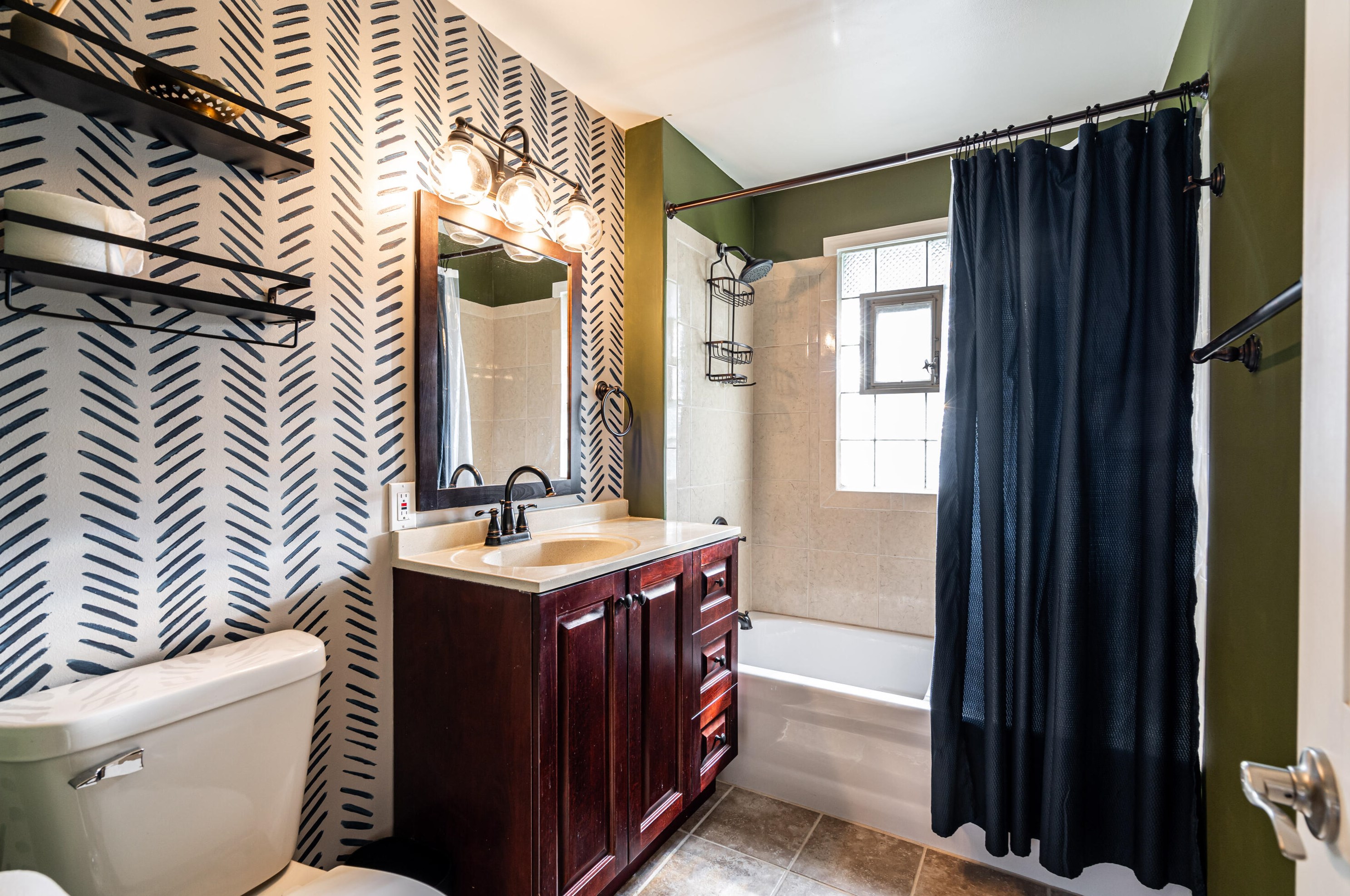 2348 Euclid Ave, Milwaukee WI 53207-2903 exterior