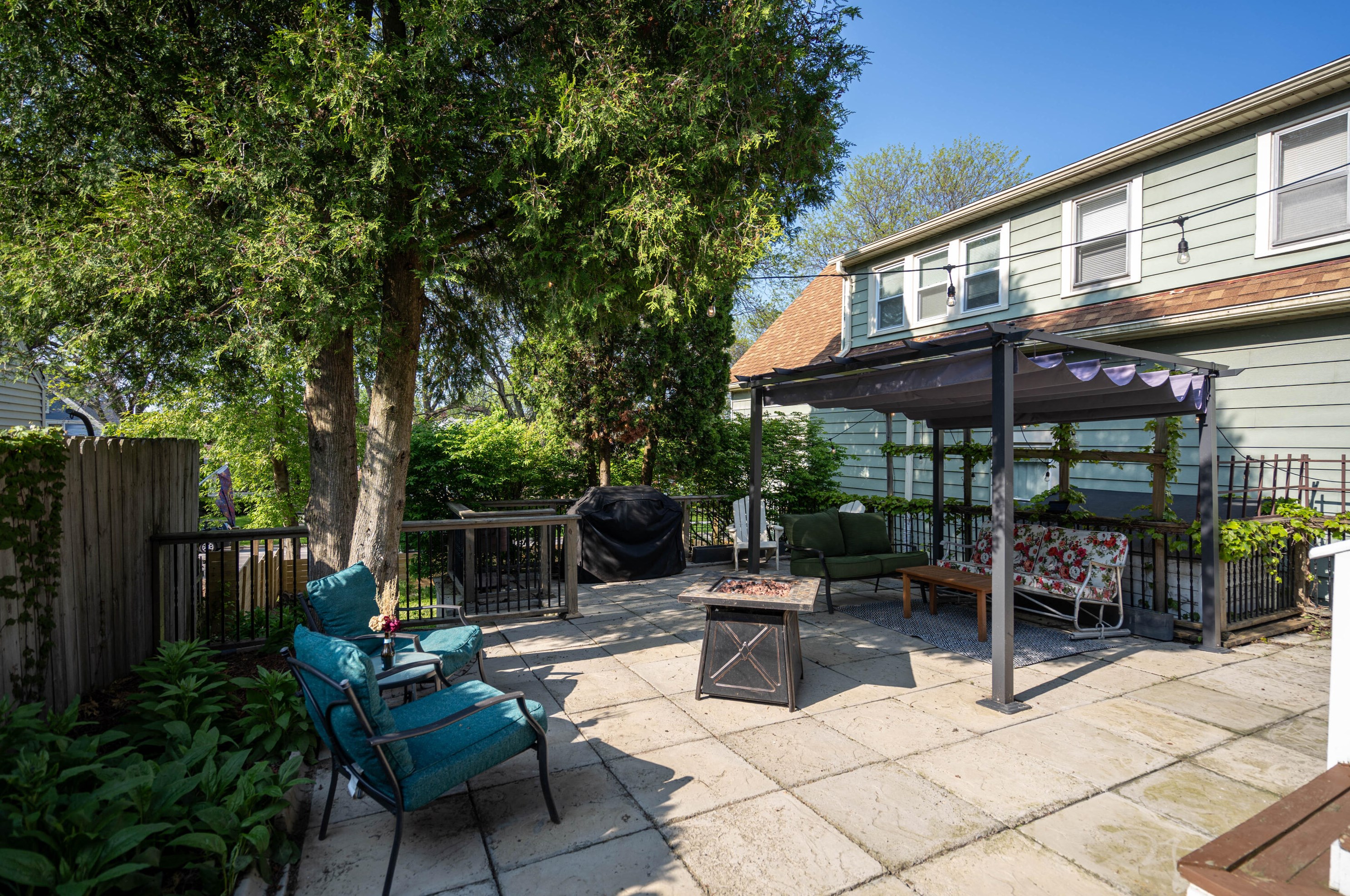 2348 Euclid Ave, Milwaukee WI 53207-2903 exterior