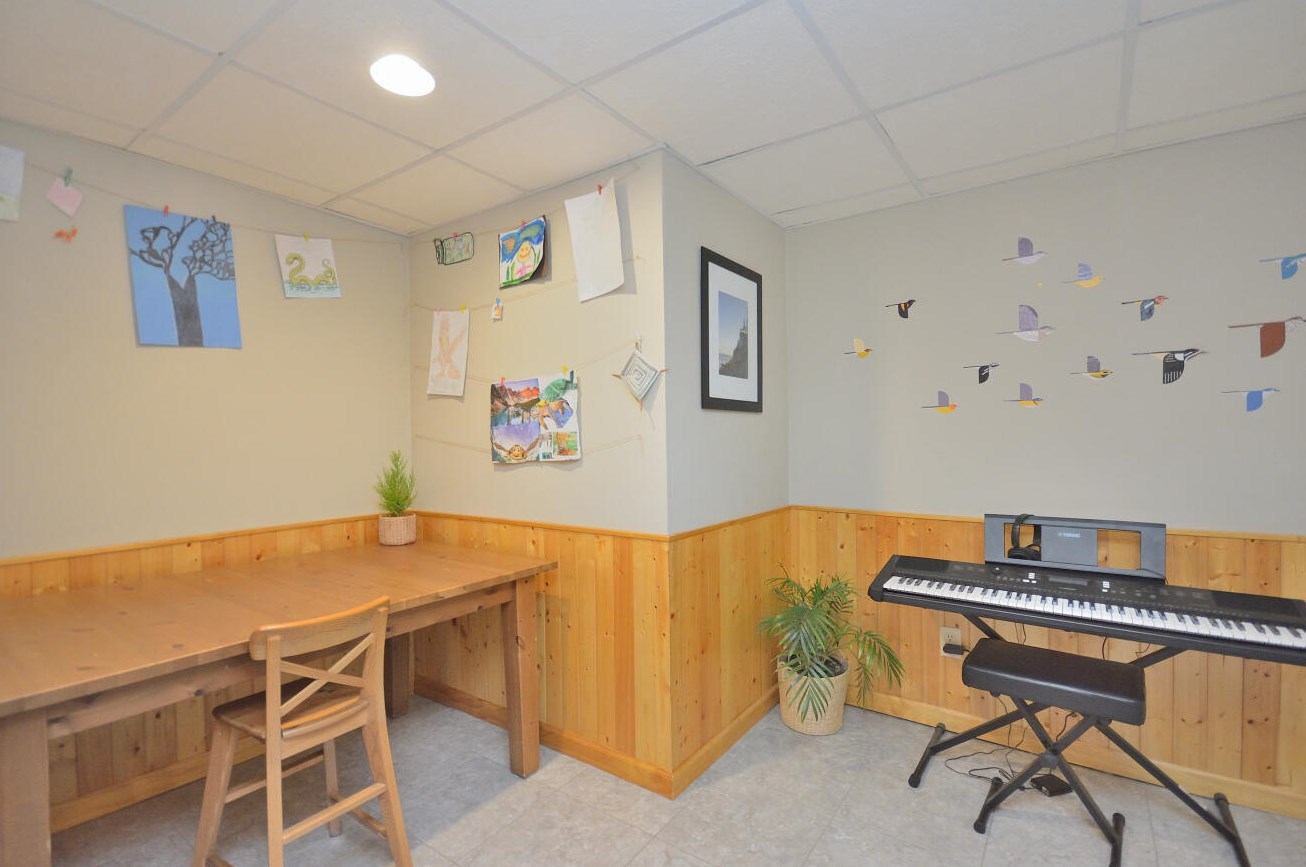 8104 Hadley St, Milwaukee WI 53212-2543 exterior